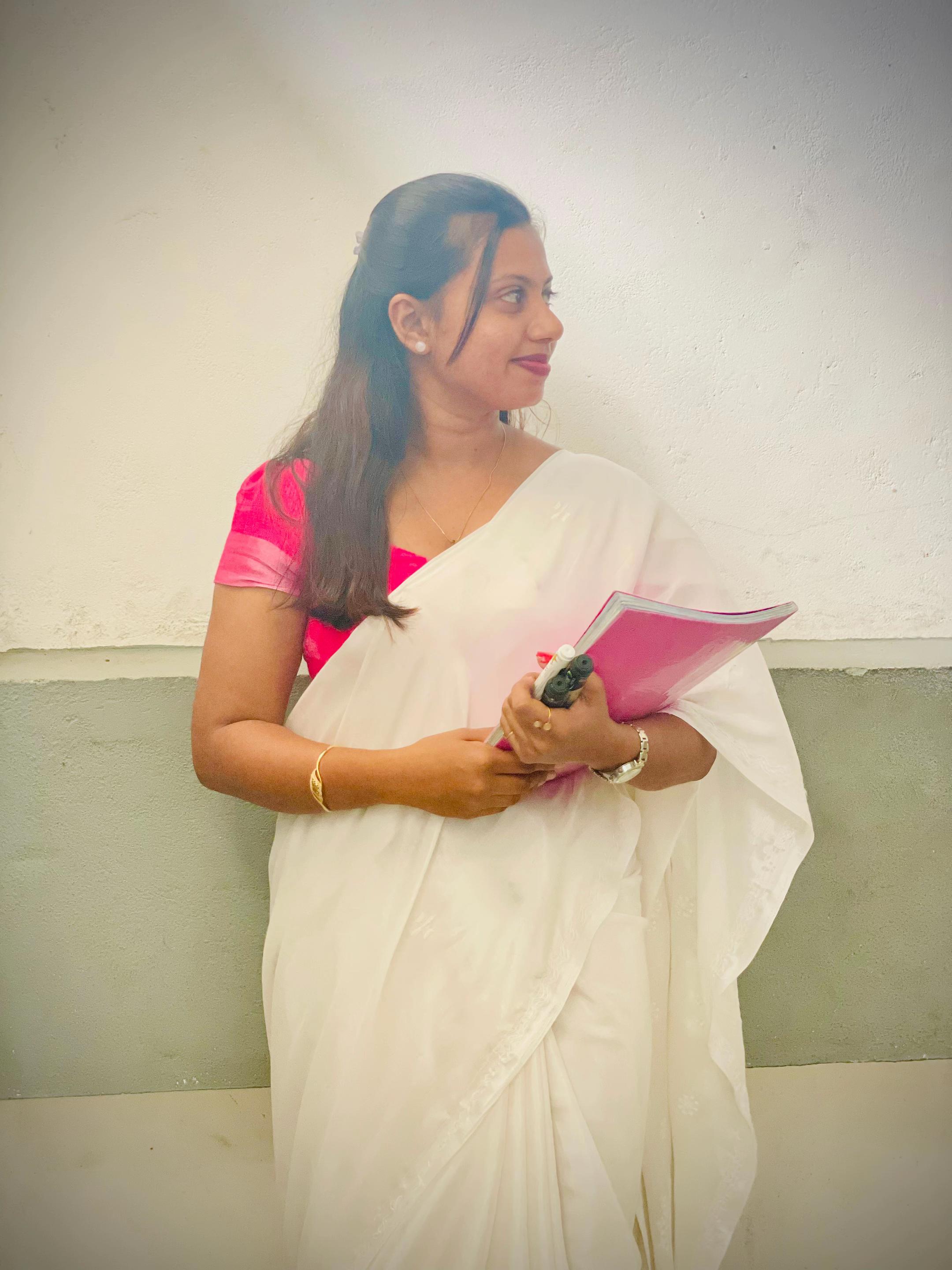 @Teacher's diary 📚🥻😊