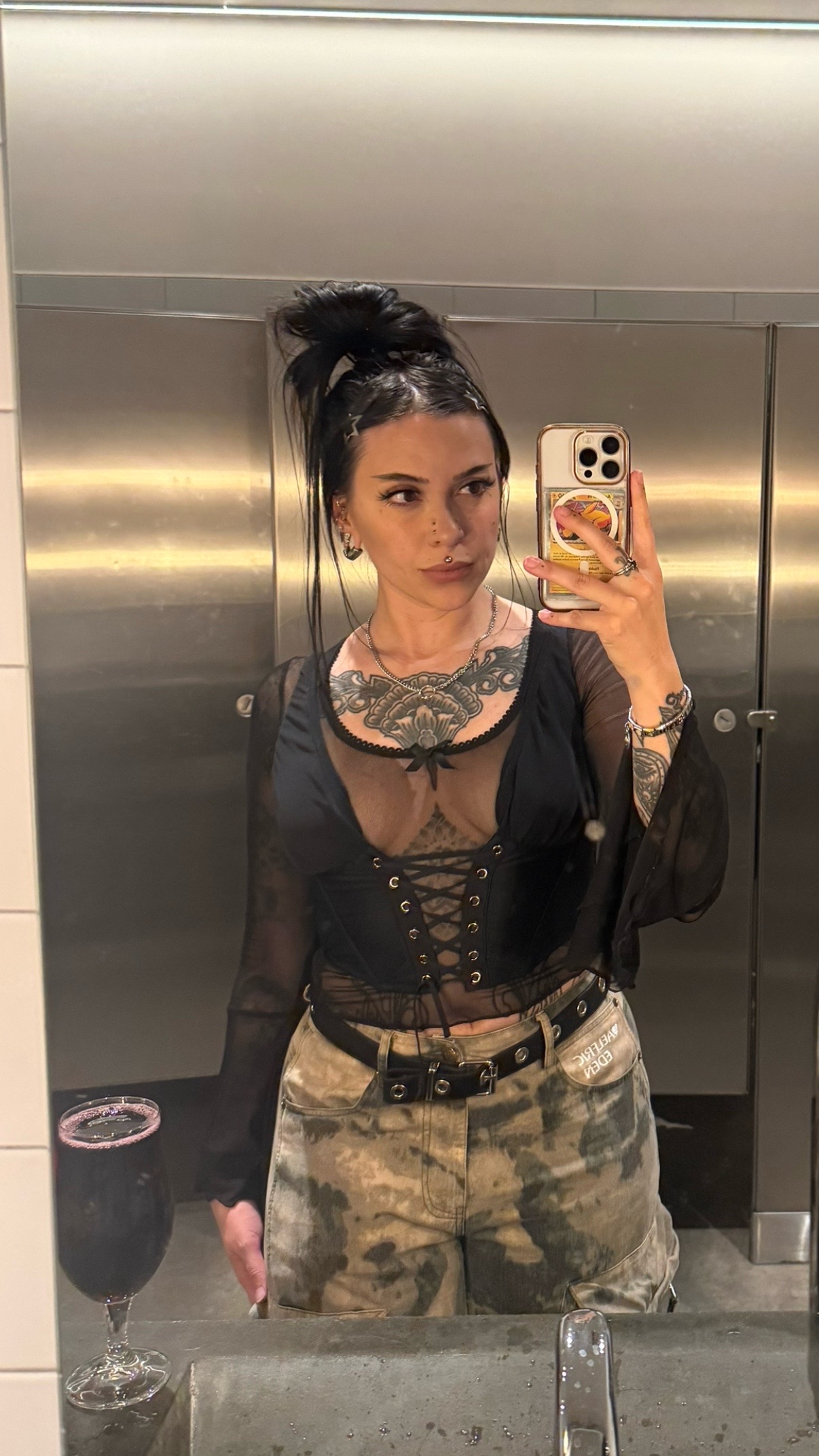 @Lunarfox_