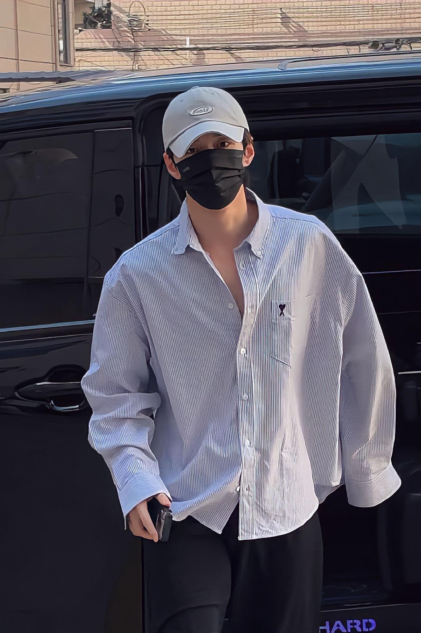 @🦈何与💙HEYU🦈