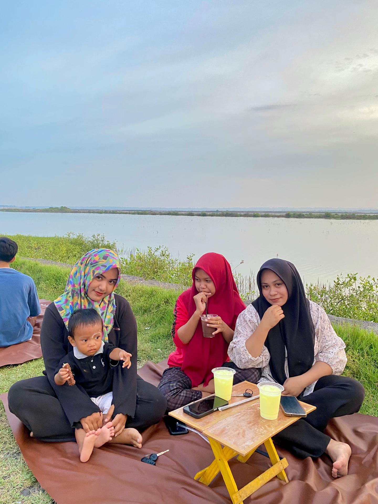 @Sunset Halodek