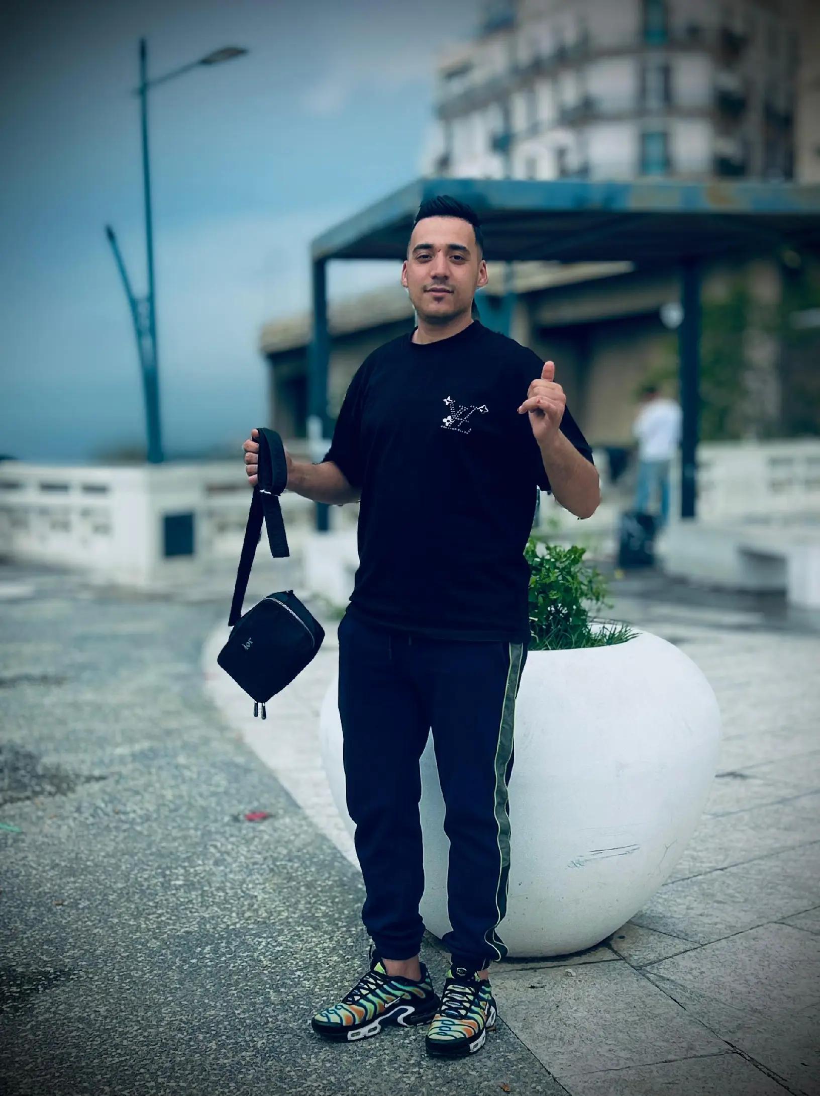 @Hamzā Vidā L&oslash;ca