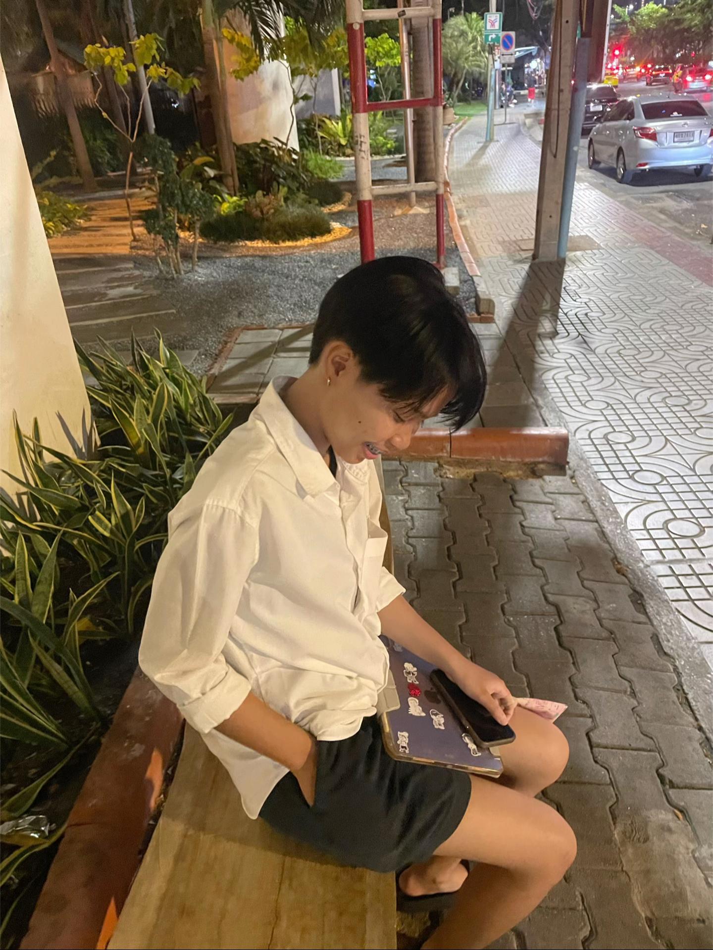 @นินิว