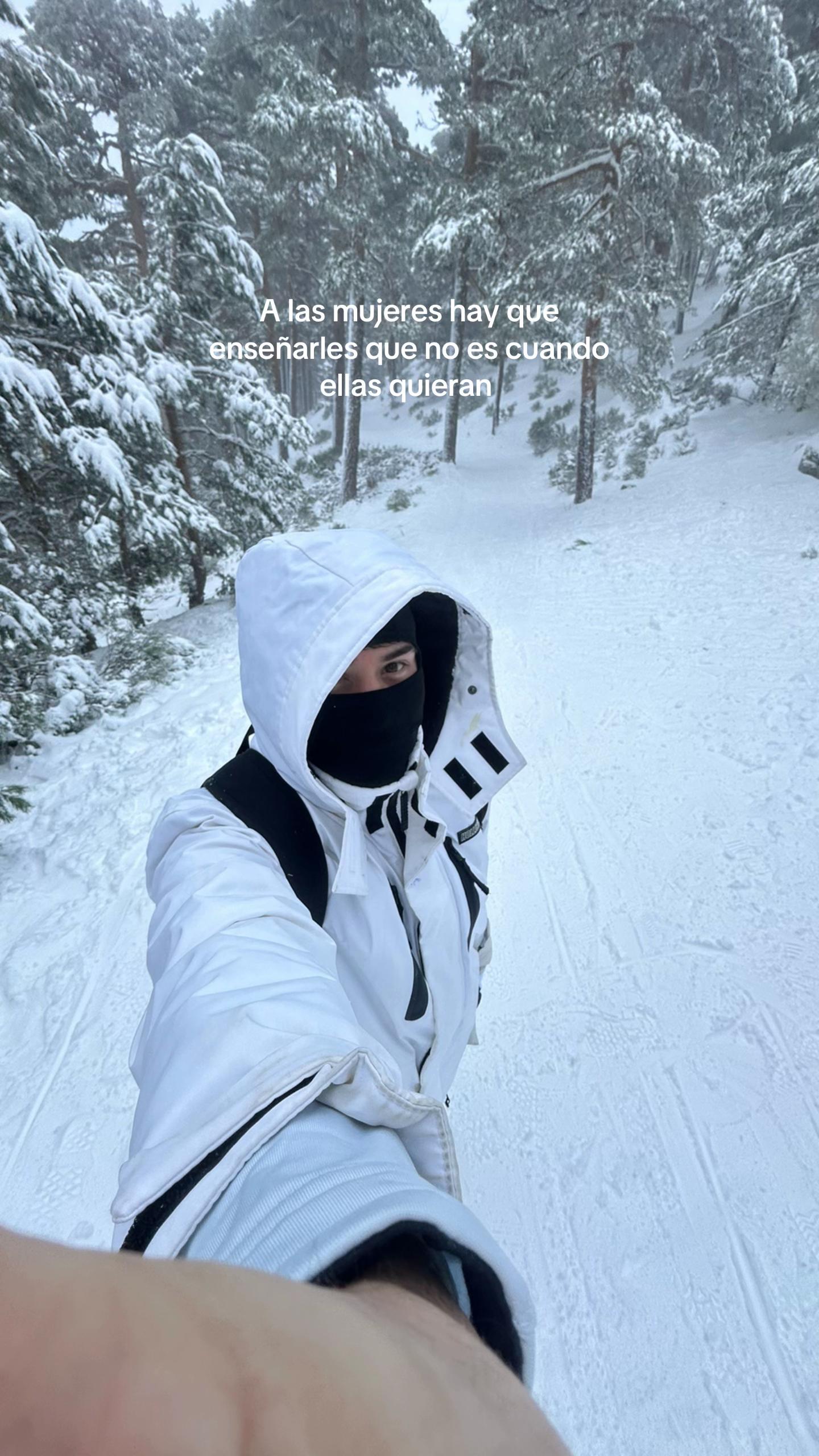@🦦