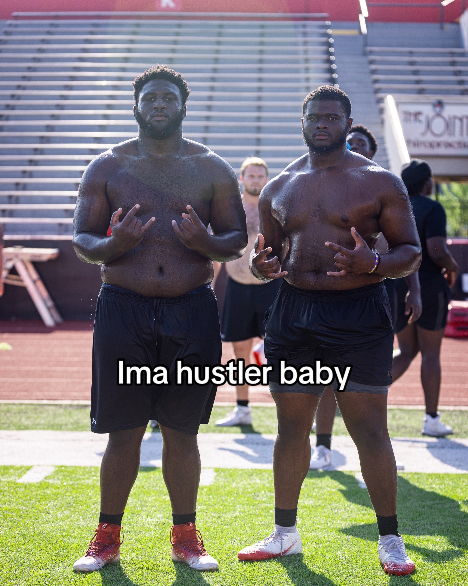 @Random fat 🥷