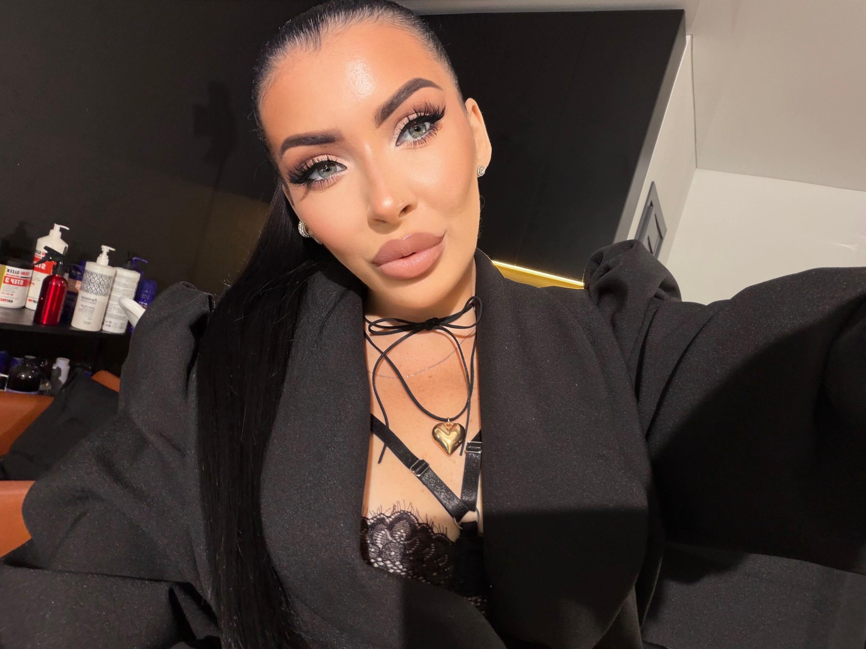 @ValeriaPanther