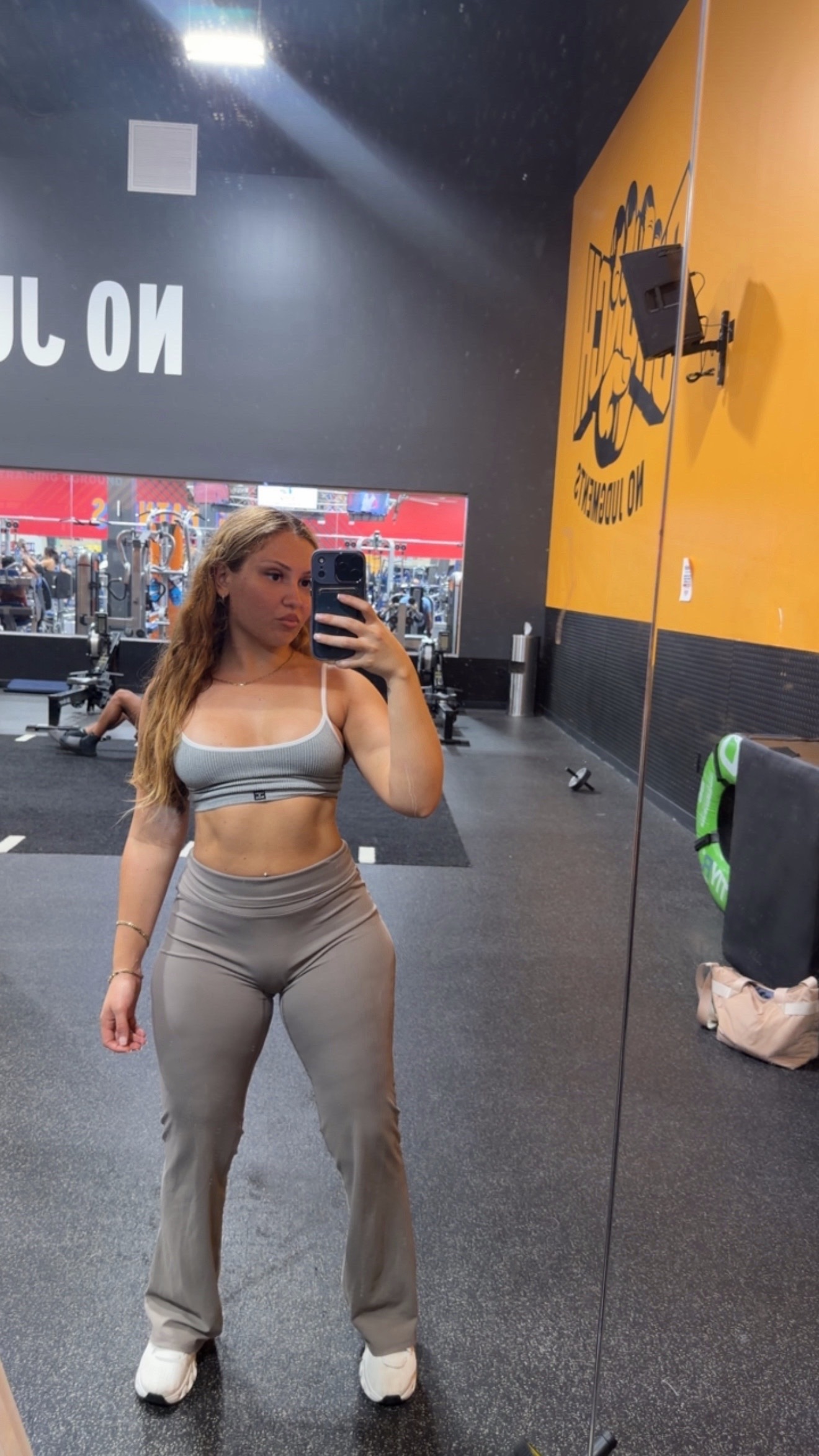 @goldieee