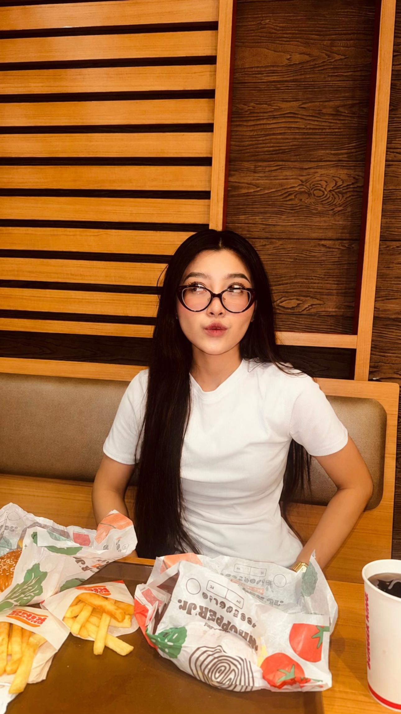 @โหเฟ jeaniey ๐๐หโ