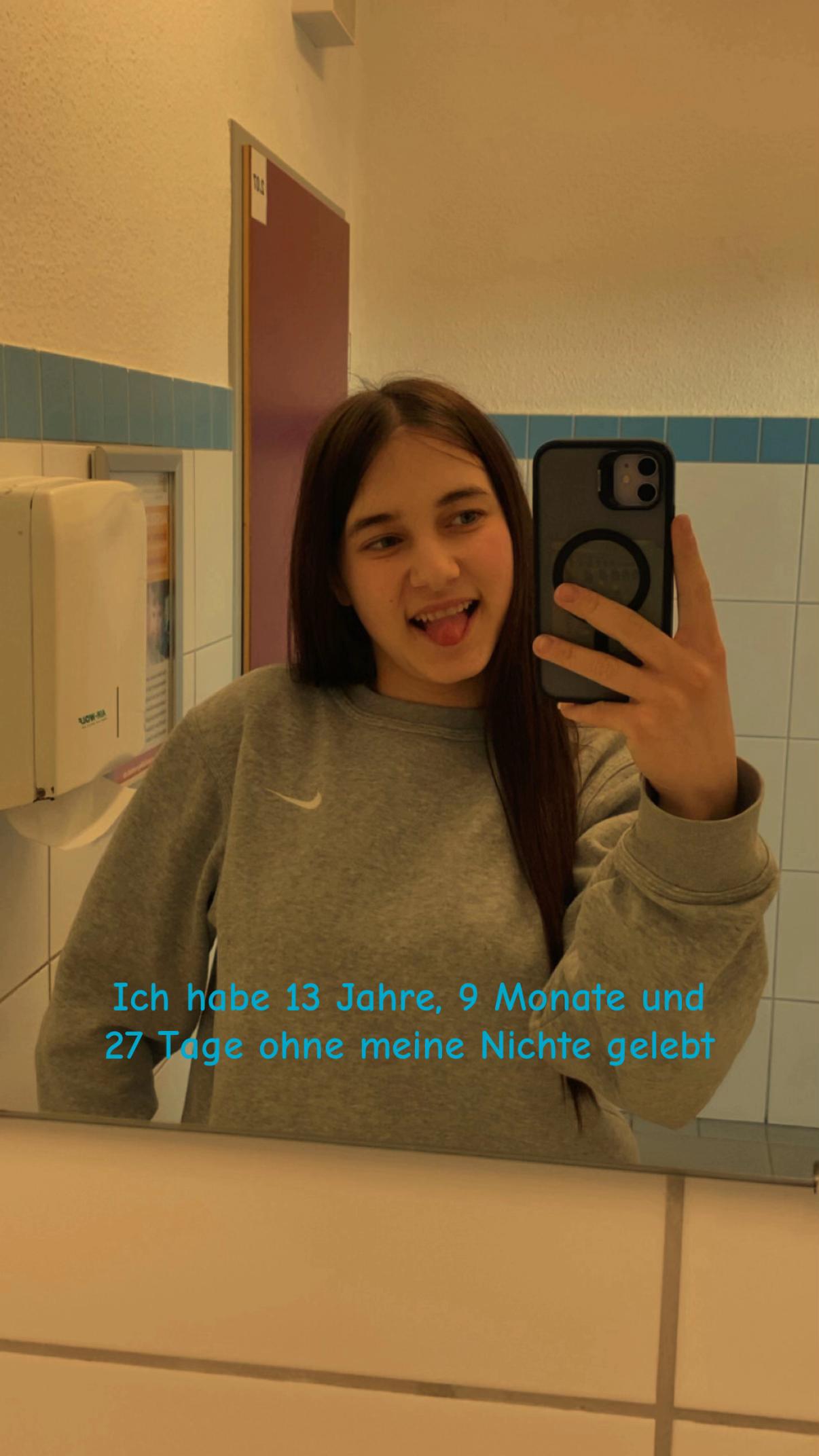 @N🅰️N€¥