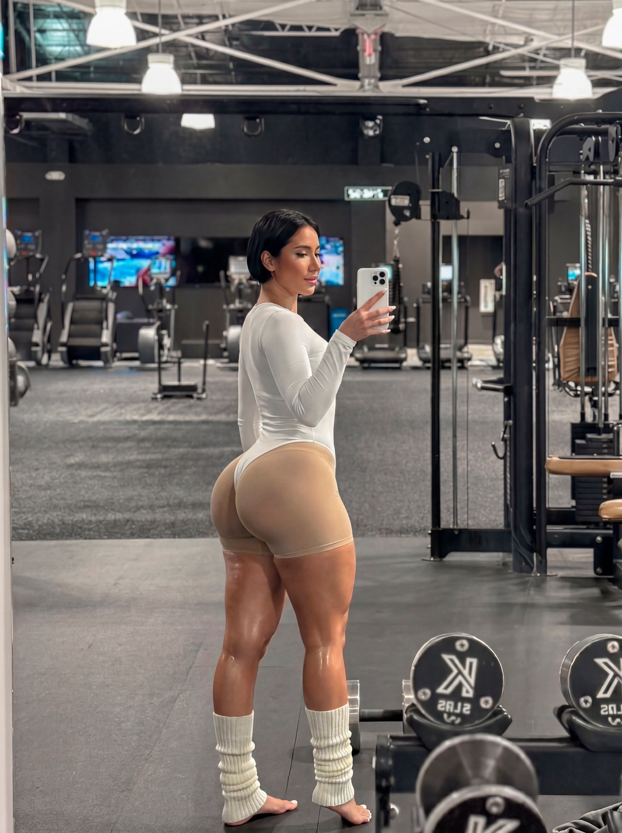 @Criollannamodel