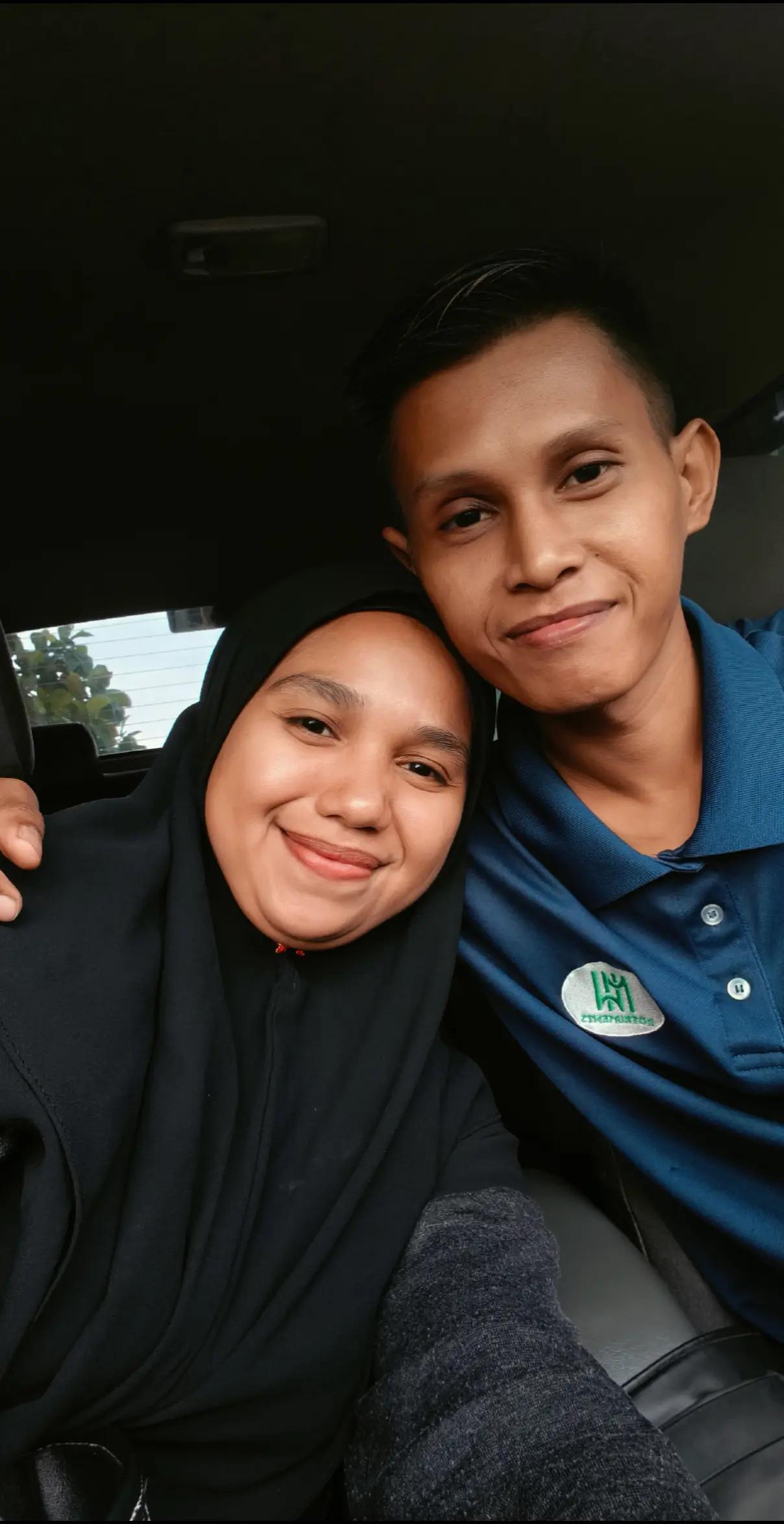 @AyuAdi 👩&zwj;❤️&zwj;👨