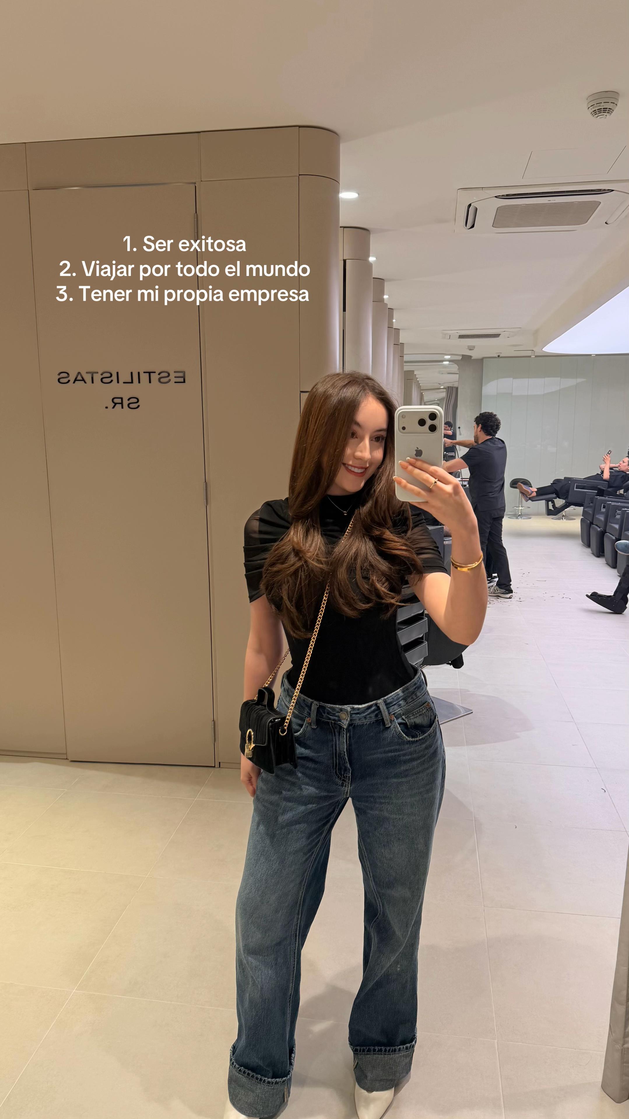 @Saris 🪩
