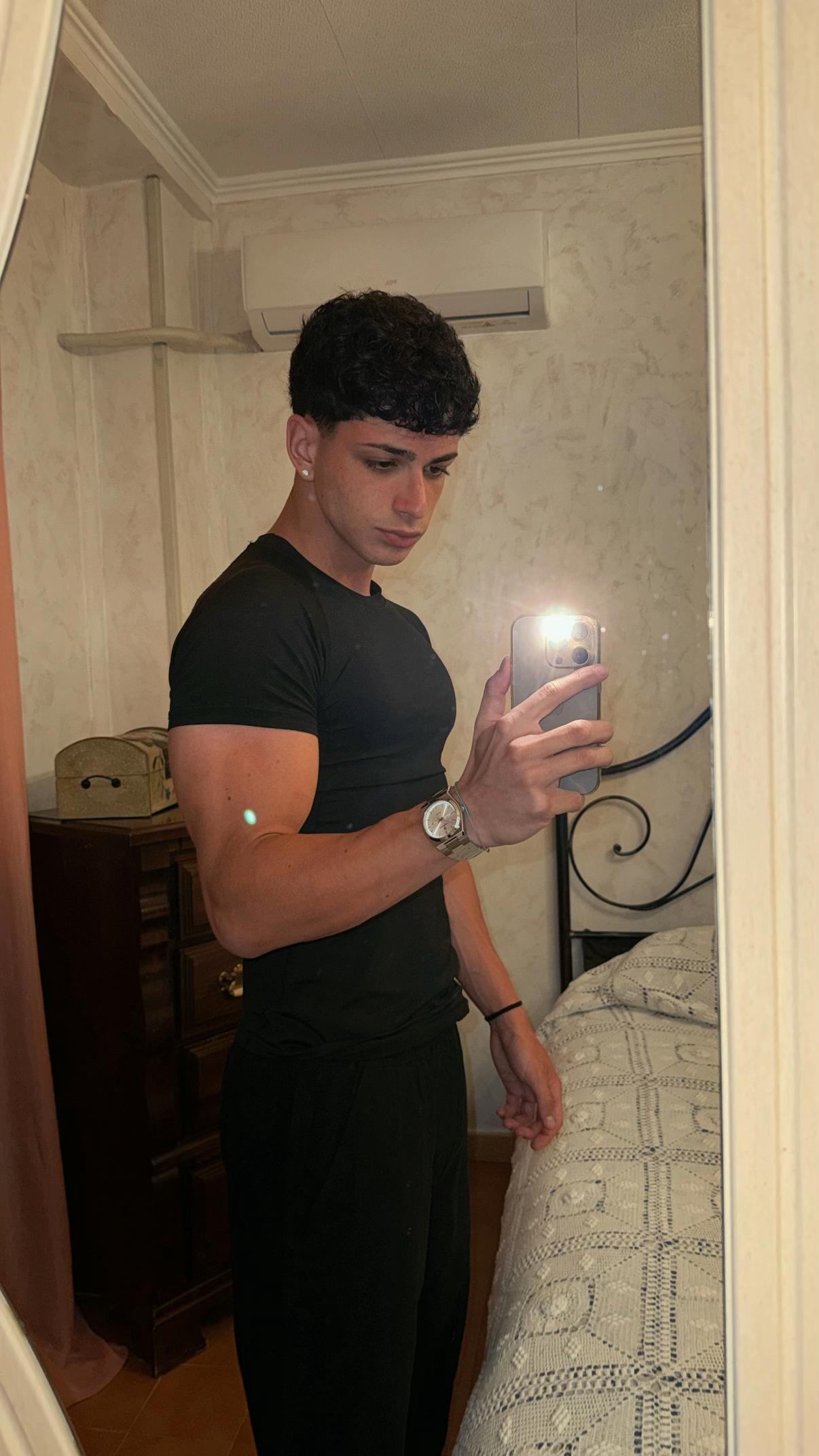 @𝒟𝒶𝓃𝒾ℯ𝓁