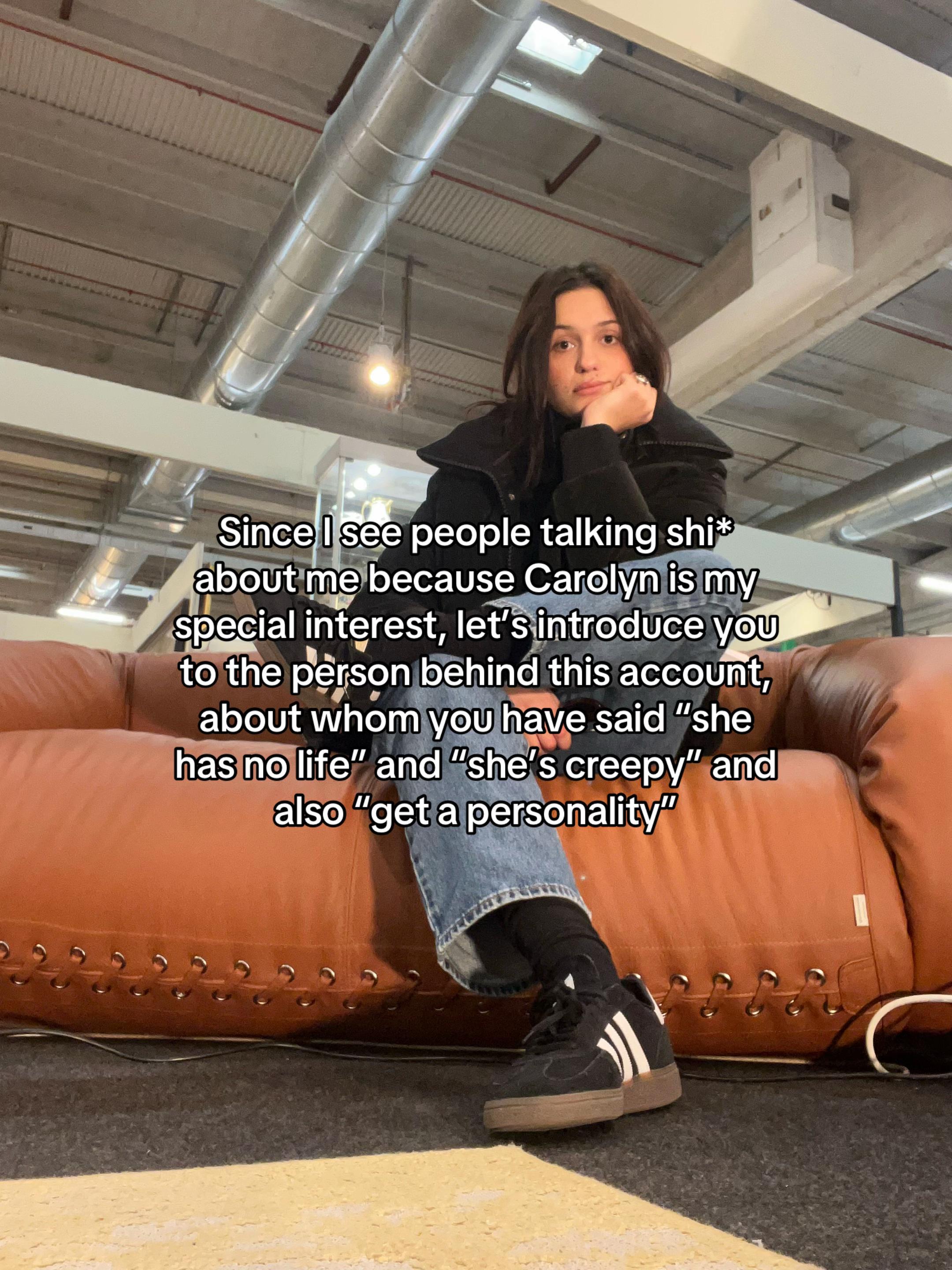 @𝒞.