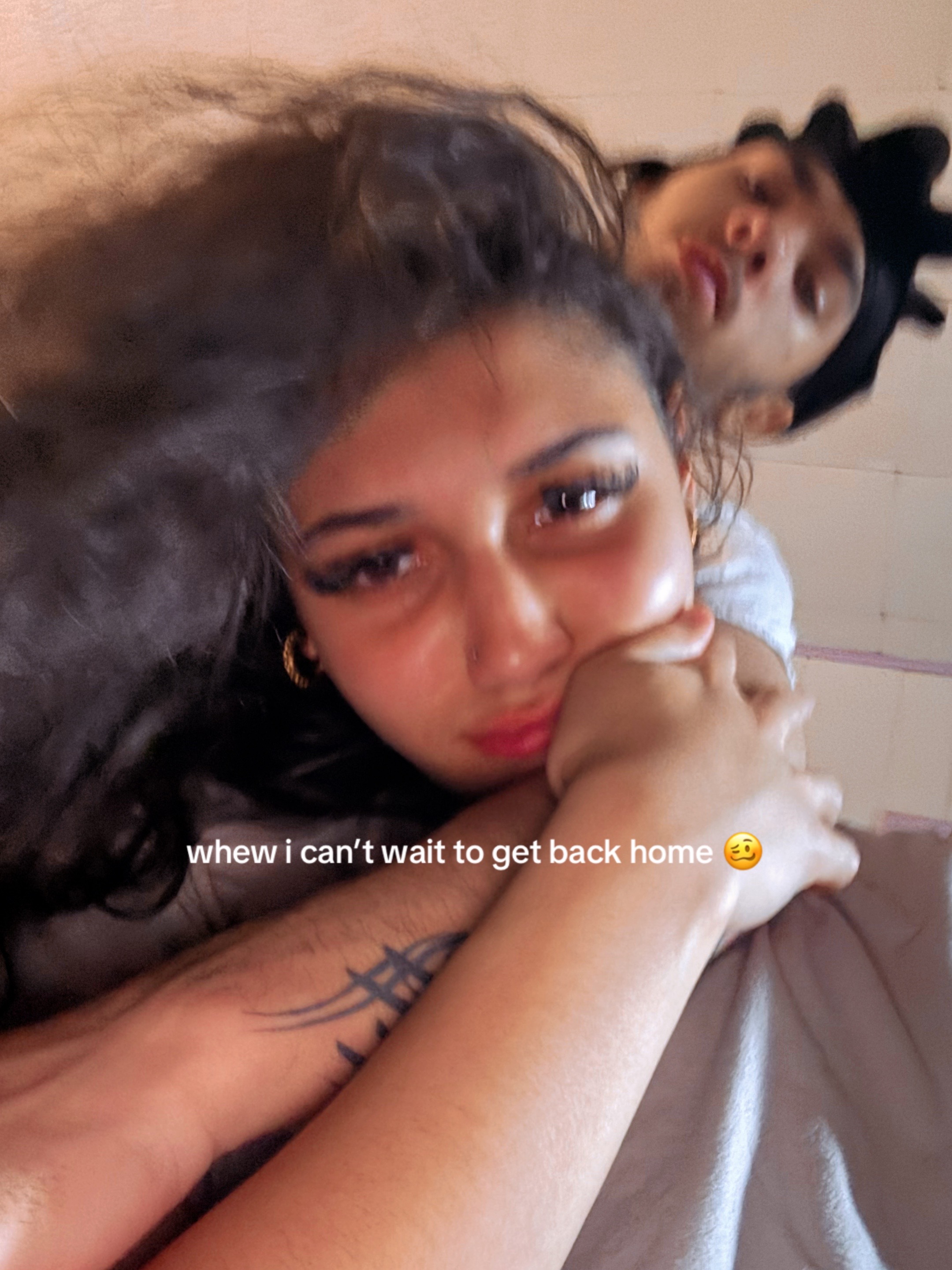 @️