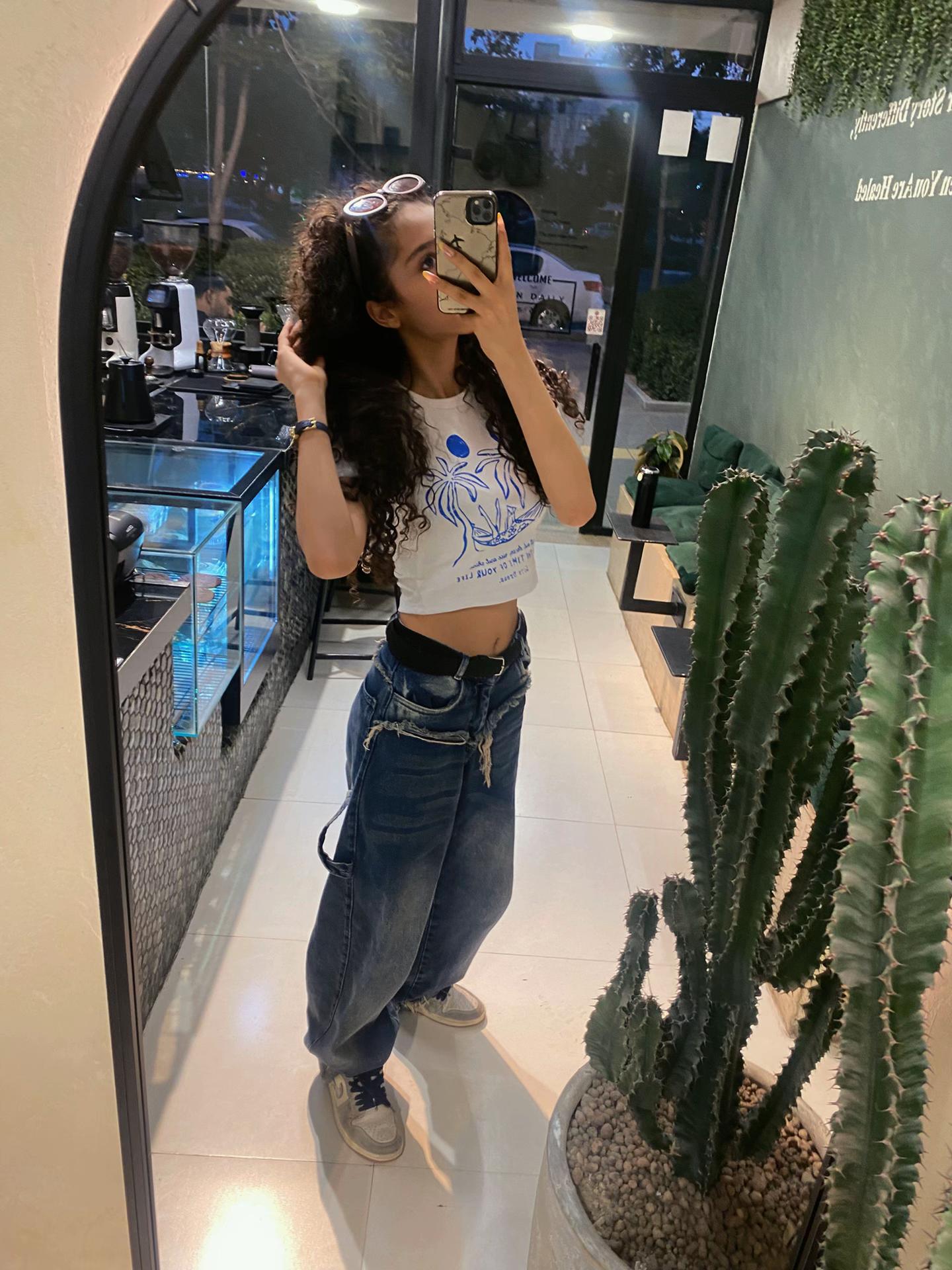 @👩🏻🦱