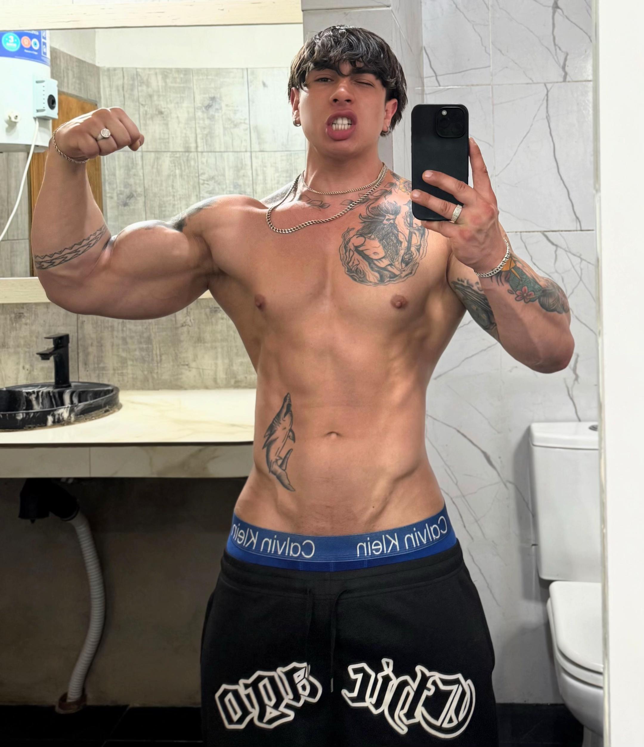 @Nicol&aacute;s