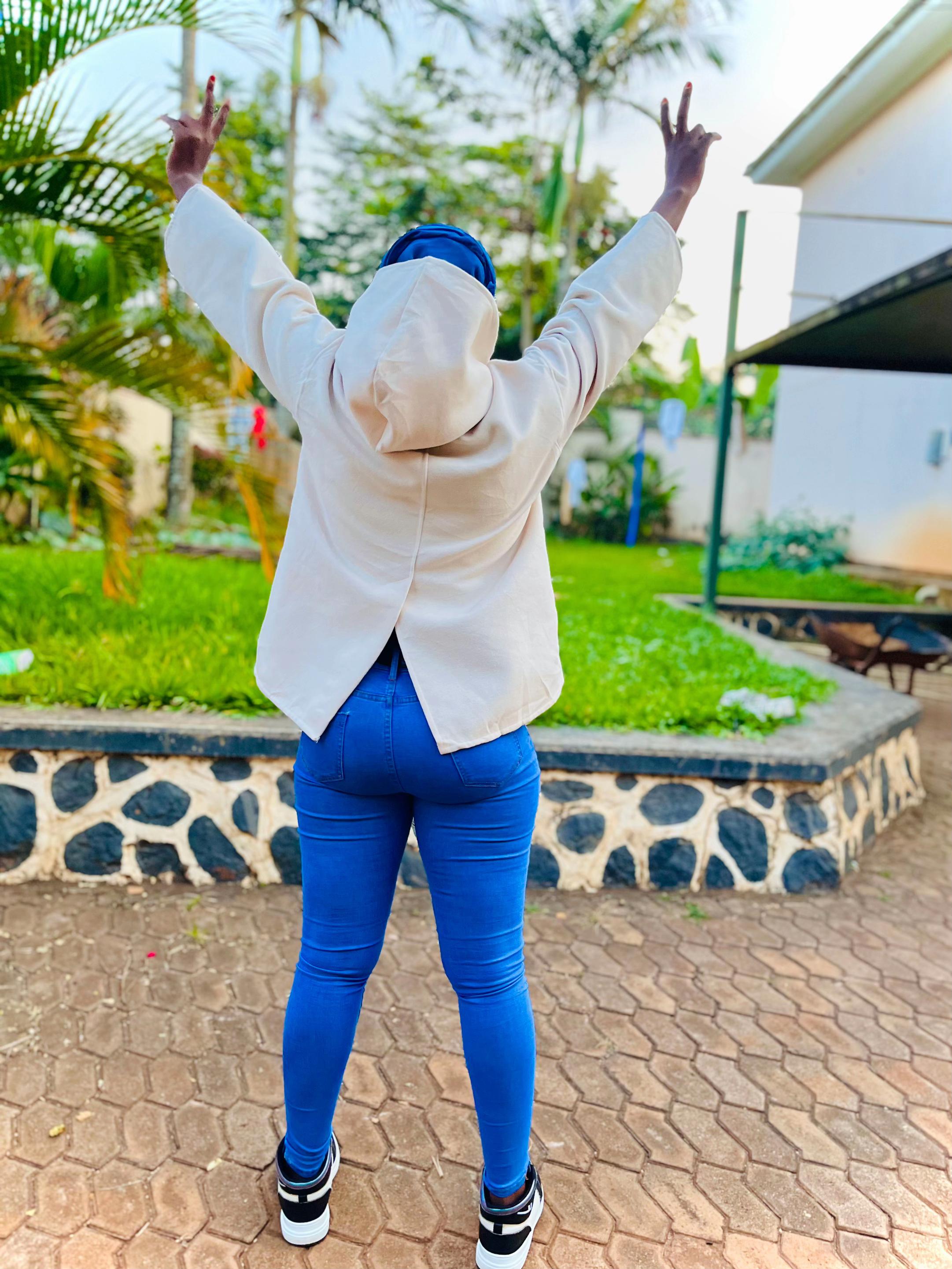 @Flowery five 🇺🇬