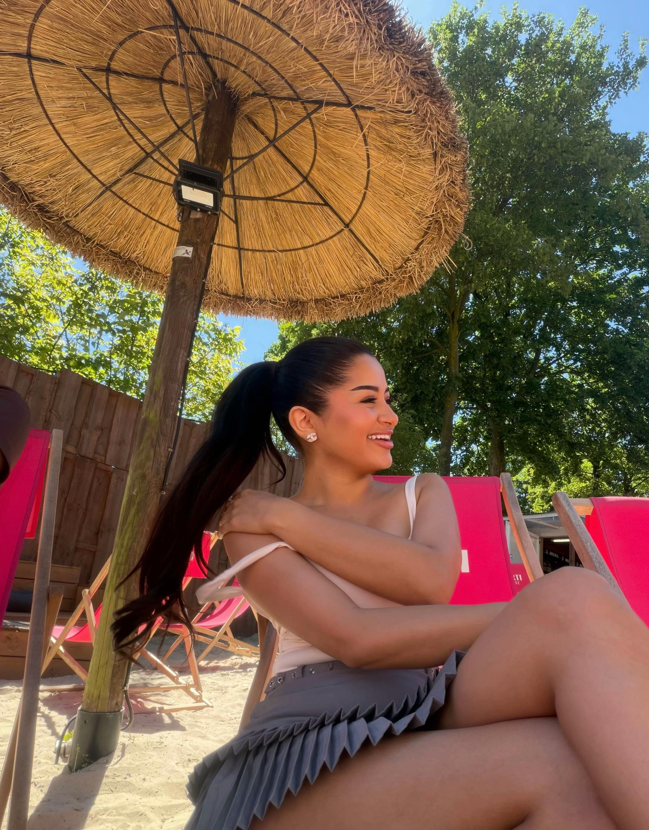 @RoselindaM