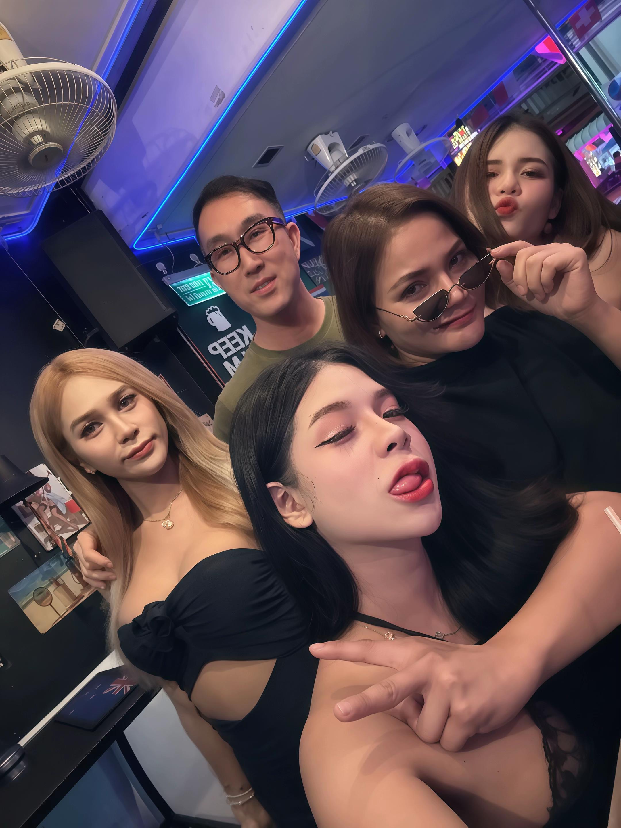 @Bon&ensp;Bar