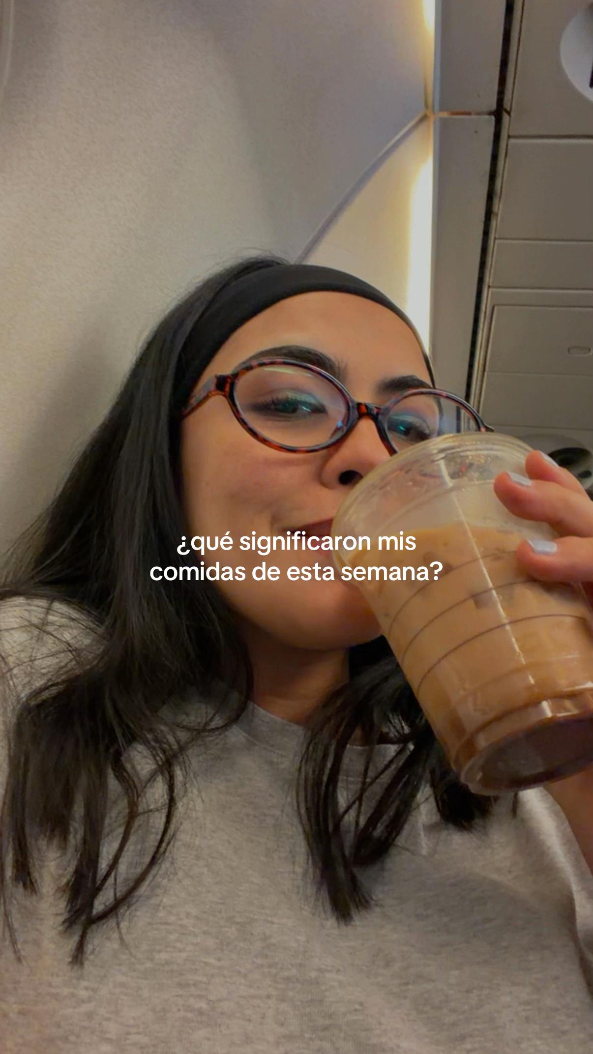 @Nutri&oacute;loga Brenda Rojas