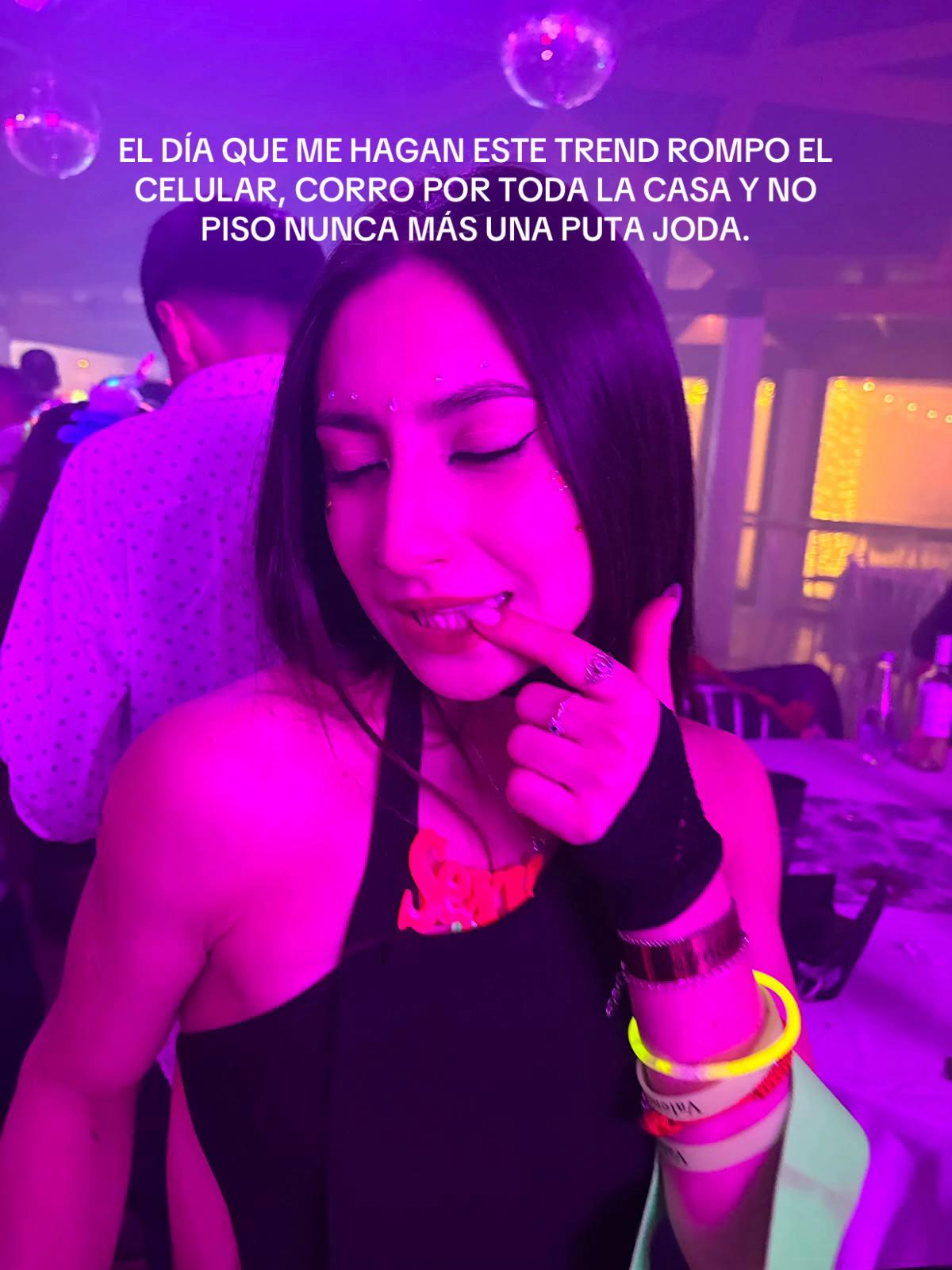 @anacortz_