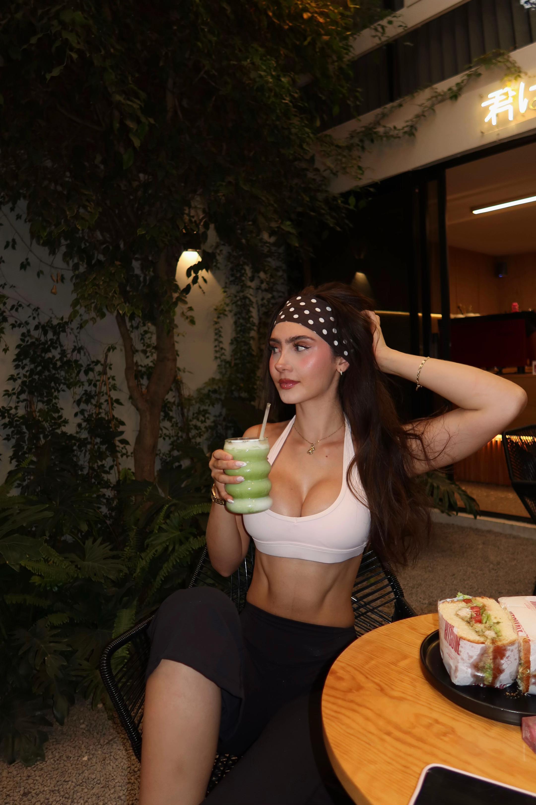 @Gabriela
