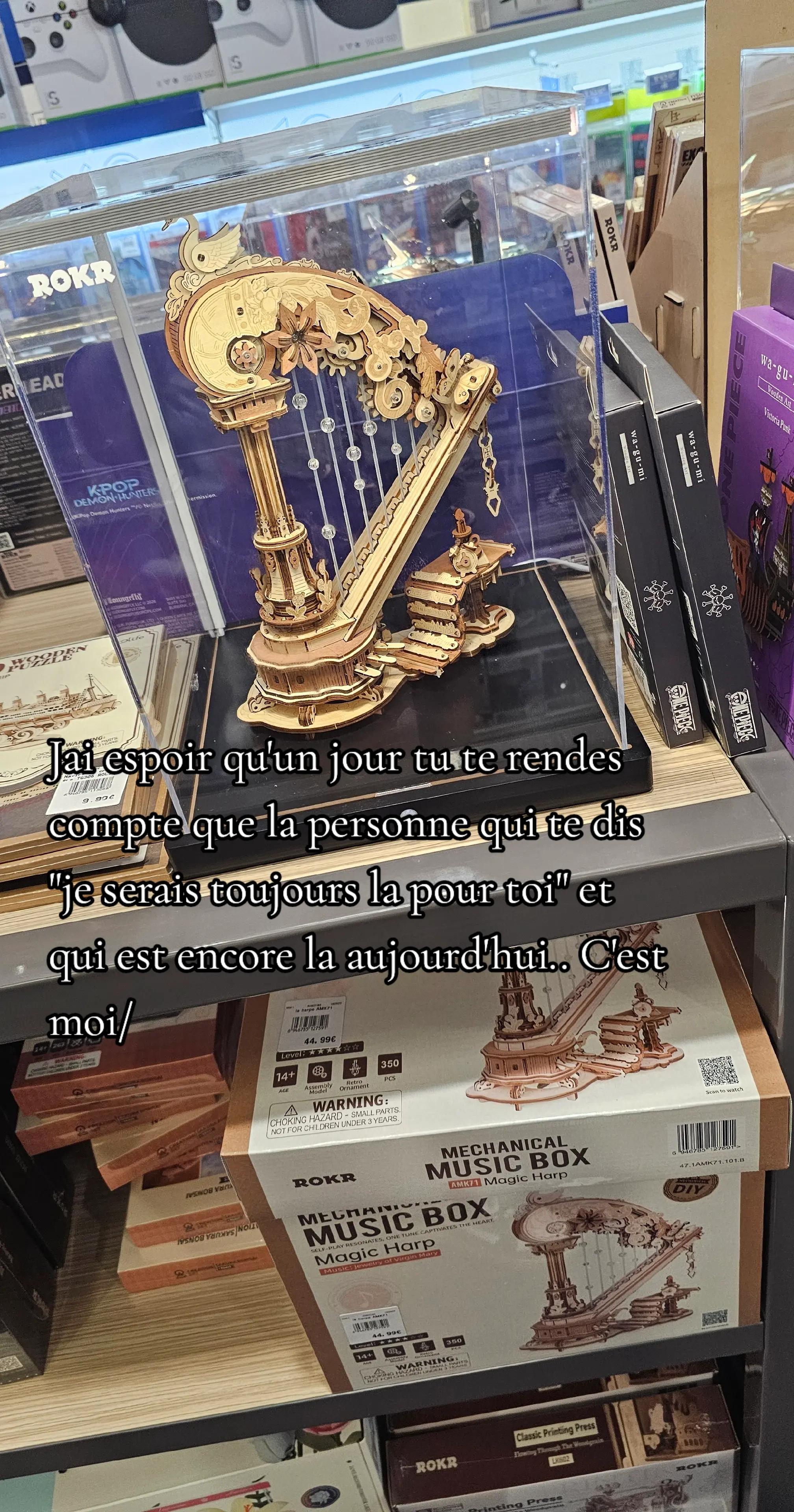 @&bull;Ath&eacute;n&eacute;&iuml;s&bull;
