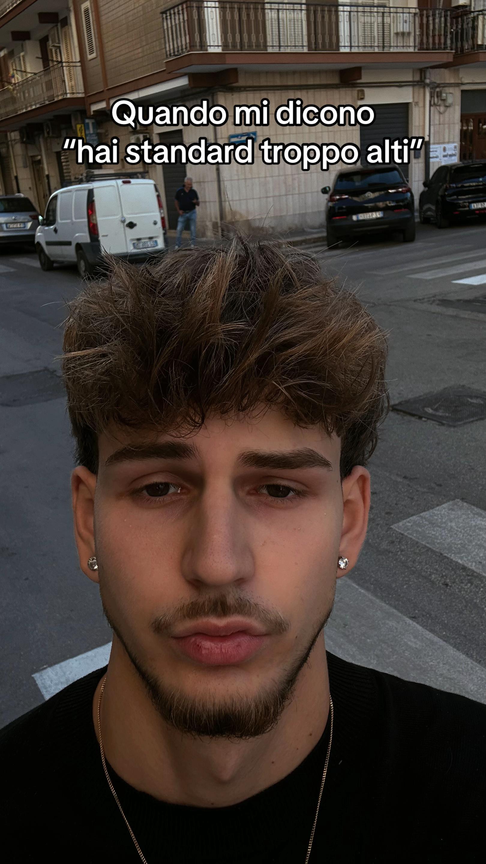 @🤴🏻