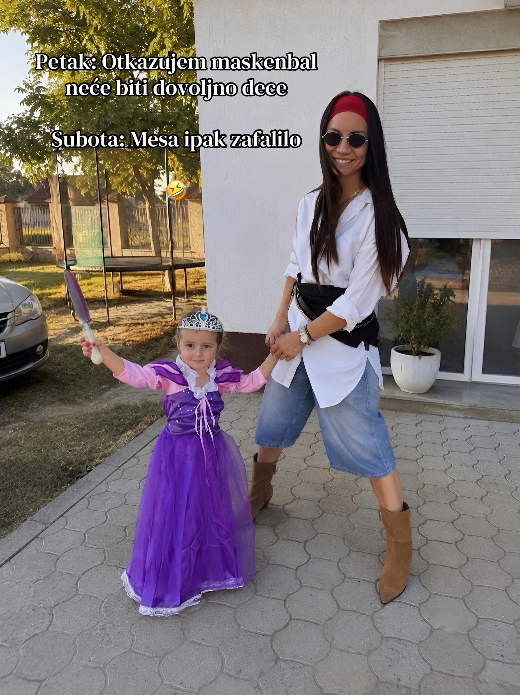 @nikinamama