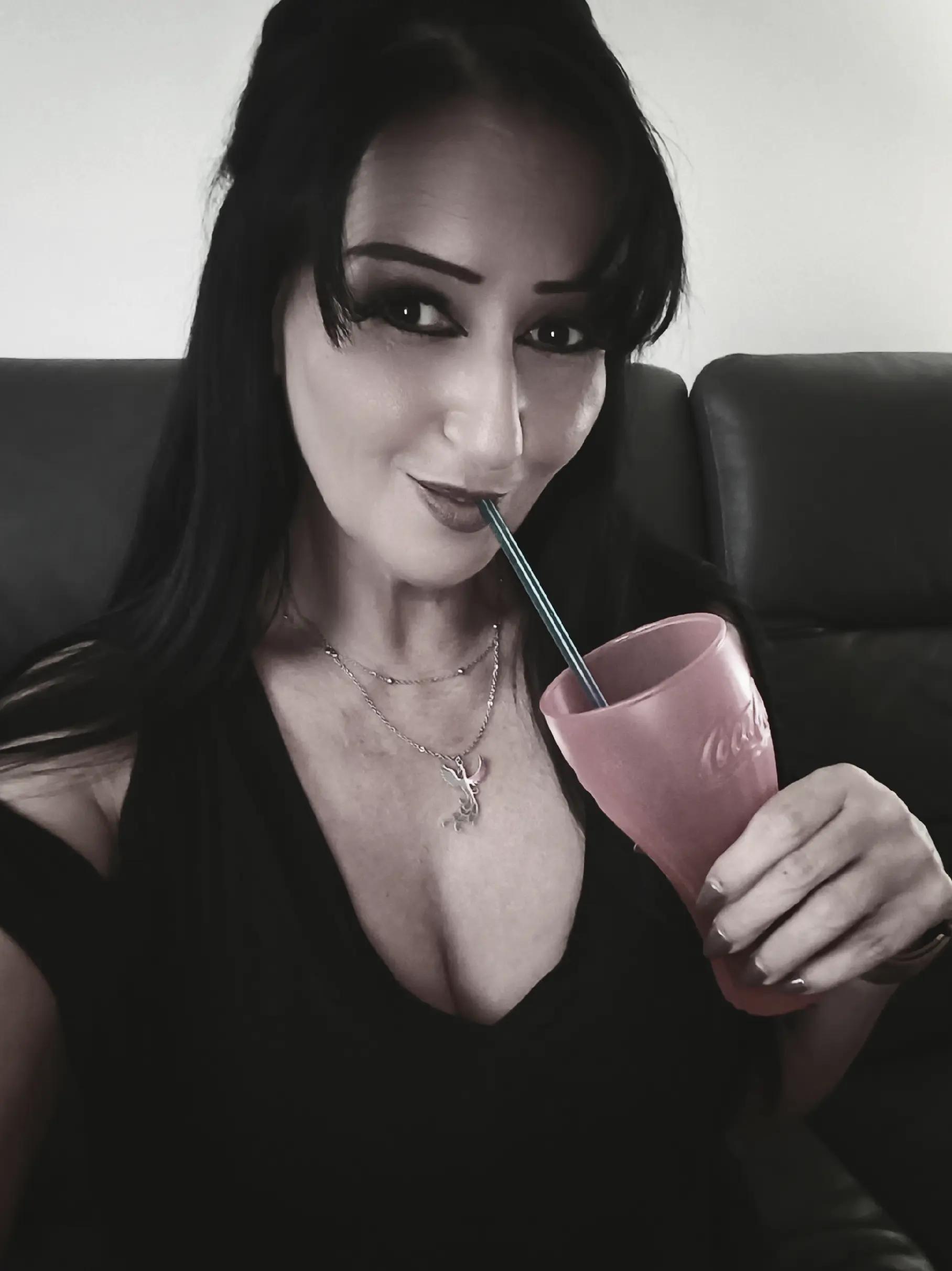 @🖤𝔠𝔯𝔞𝔷𝔶jenny𝔫𝔯𝔴🥀