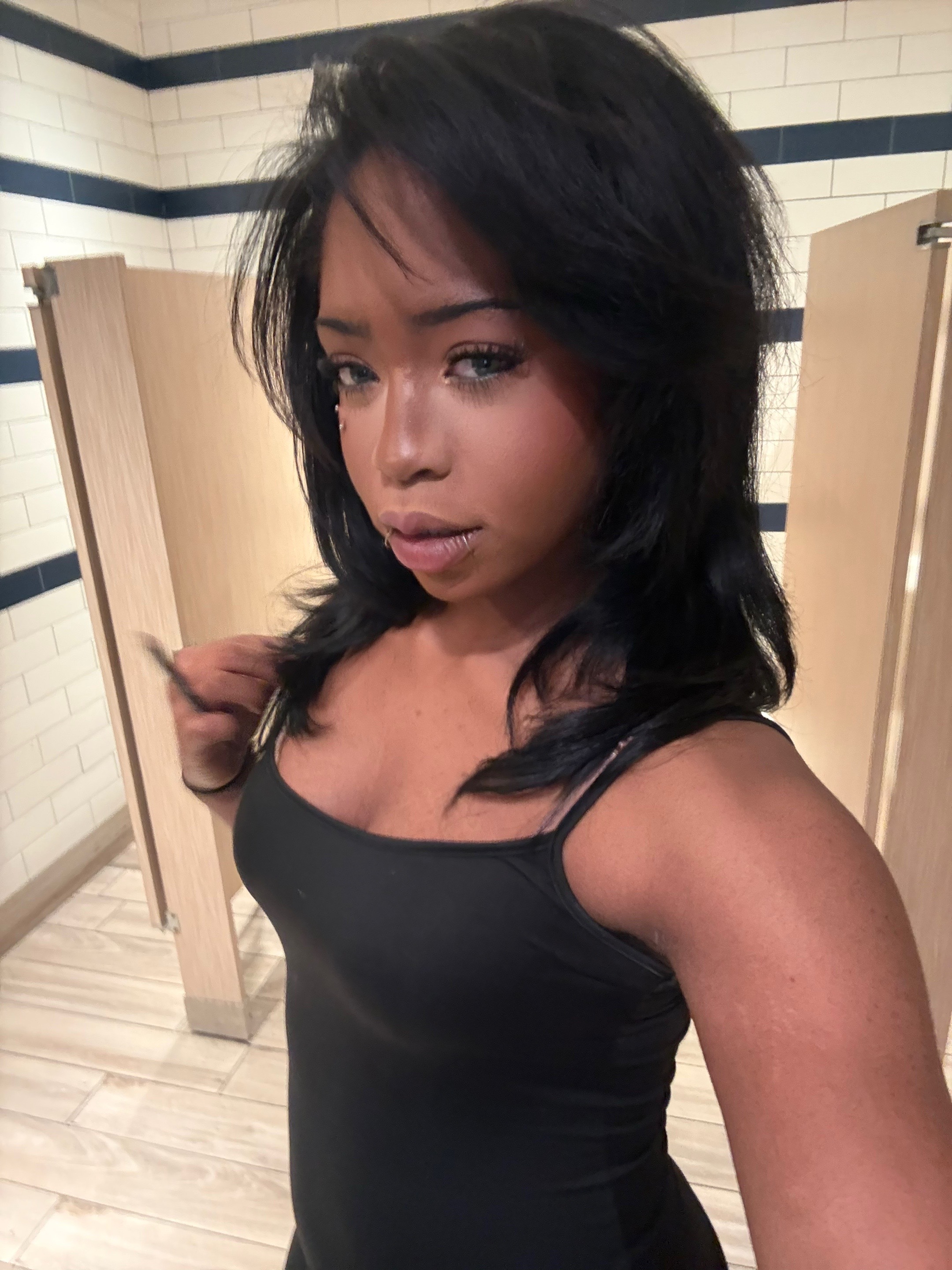 @y3iik00