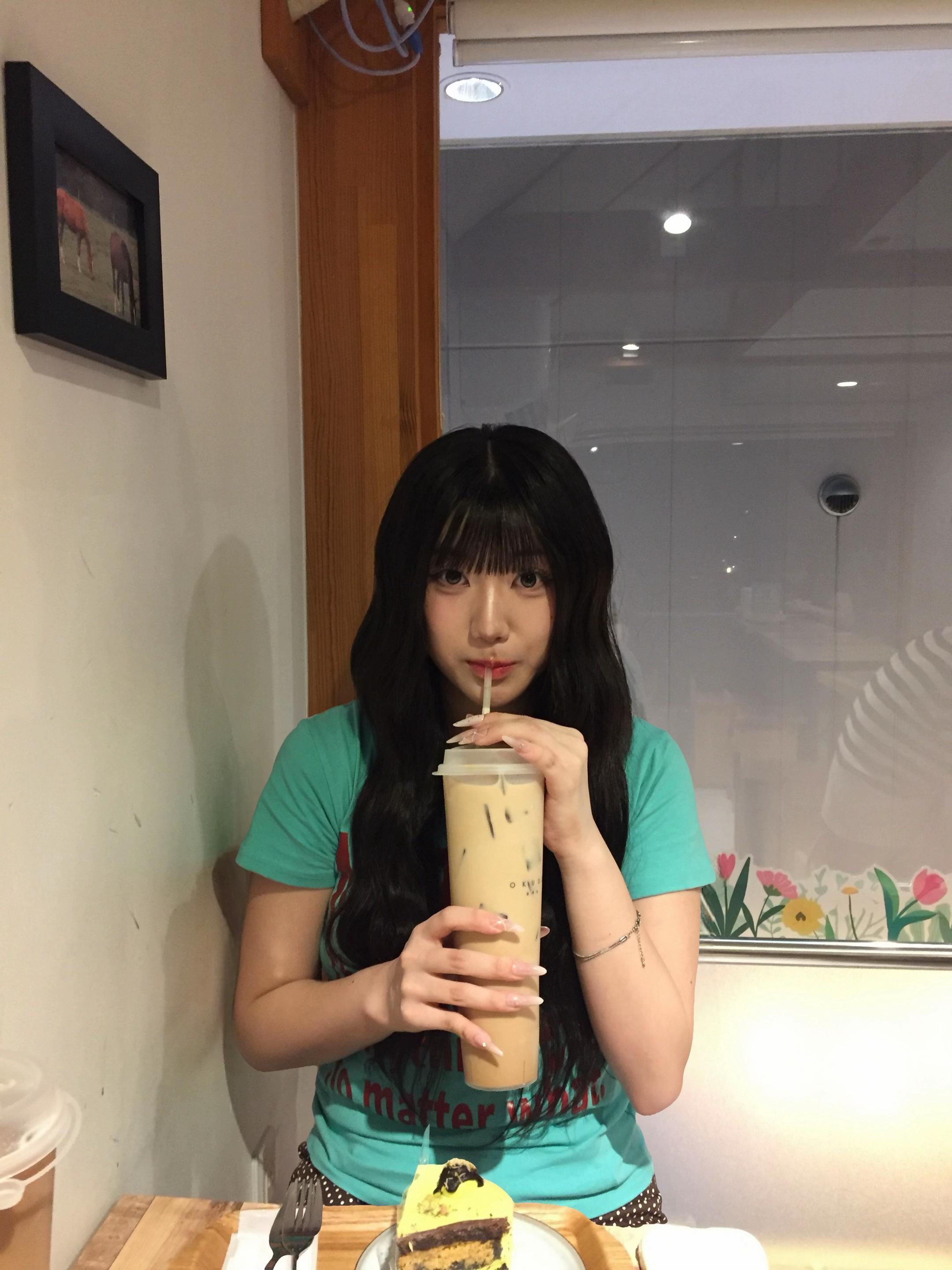 @るな
