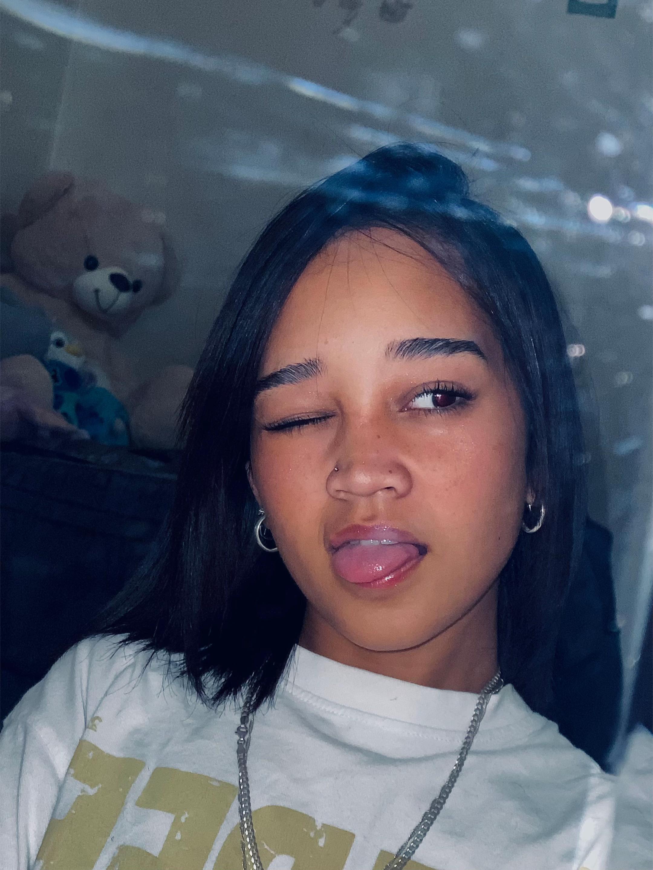@𝔱𝔢𝔯𝔯𝔦_𝔞𝔯𝔢𝔫𝔡𝔰𝔢