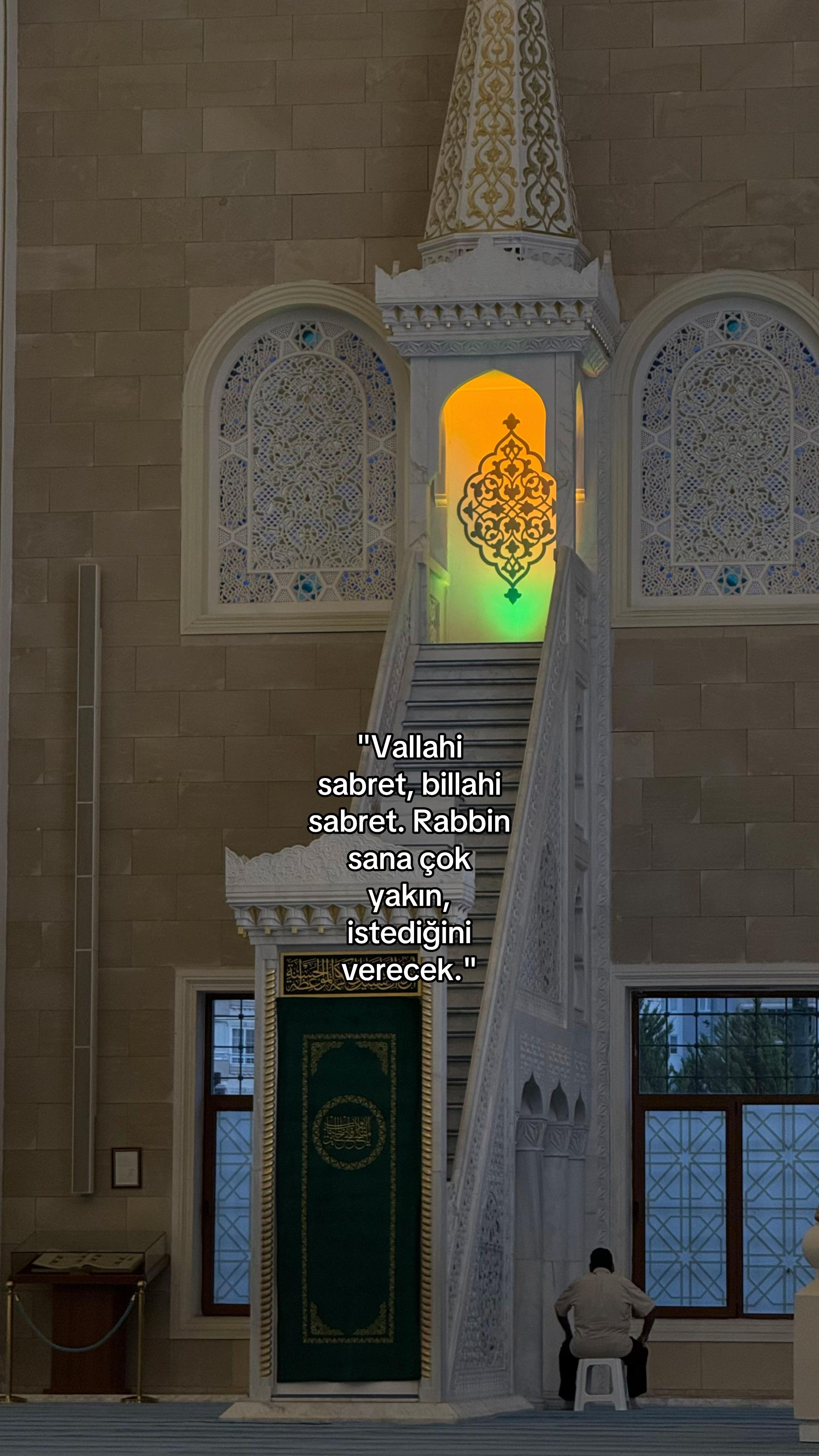 @𝓜