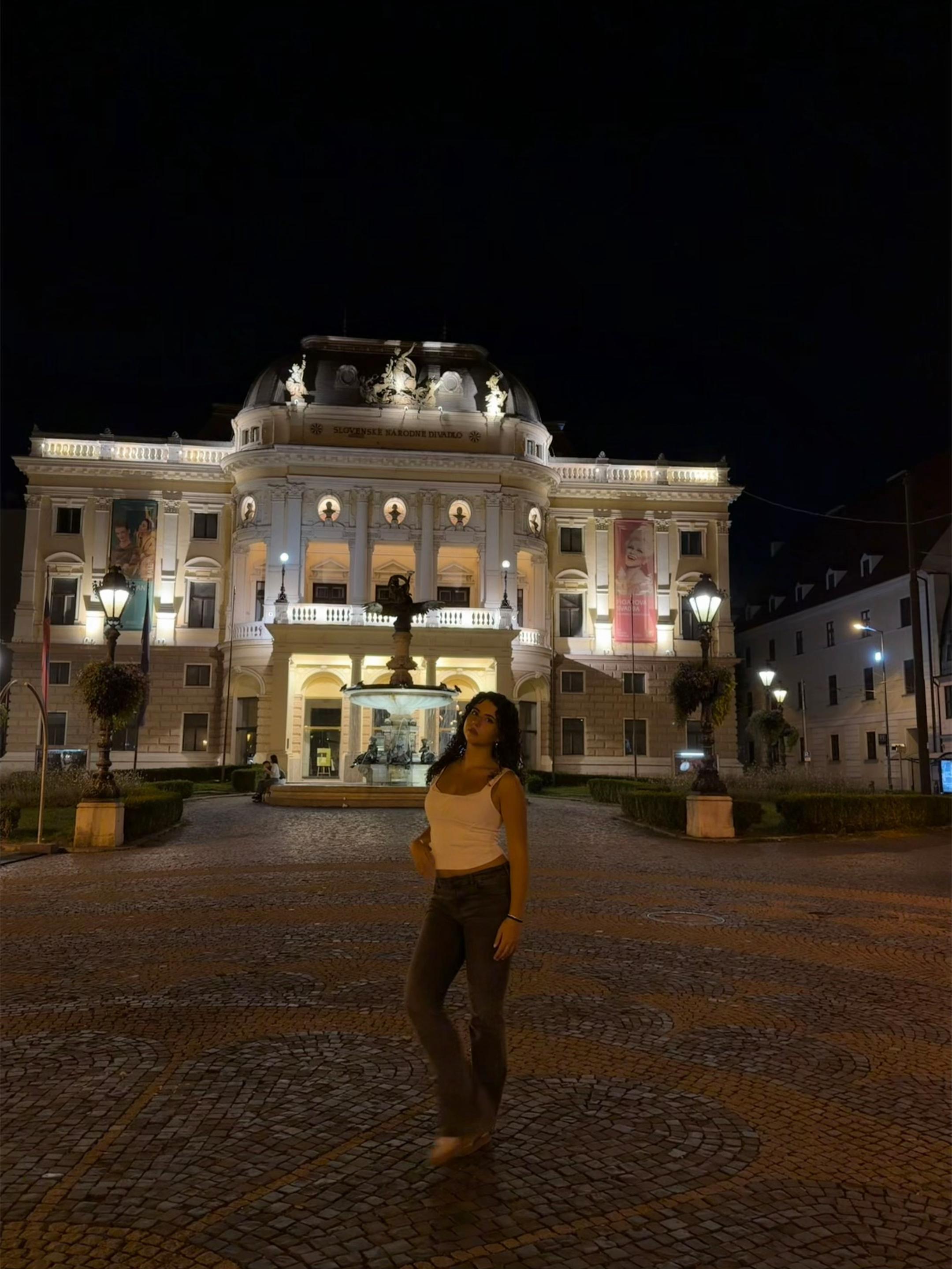 @martina_
