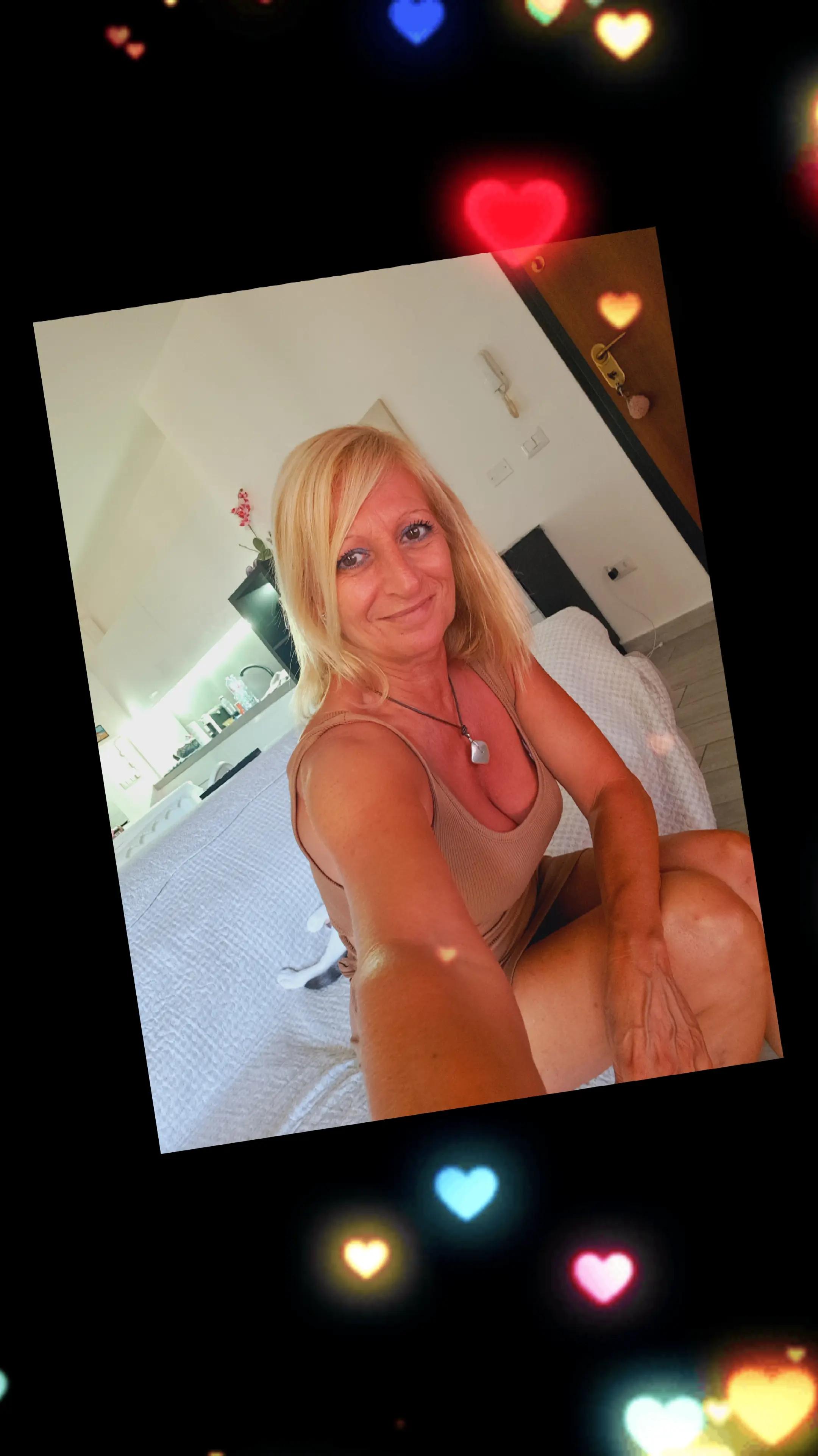 @Laura Loni349