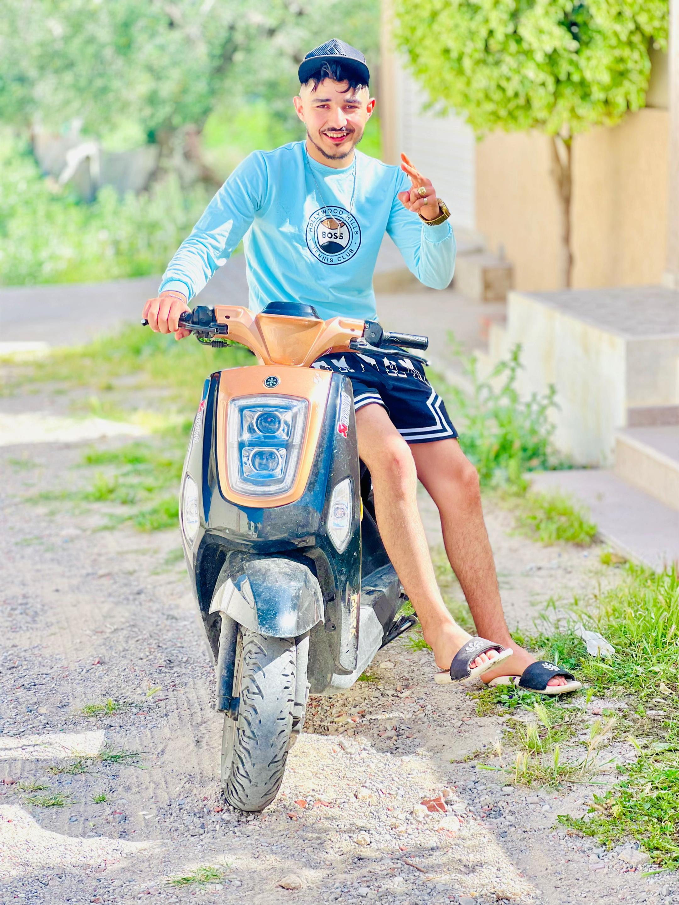 @👑قاسم أمين الزعيشي👑