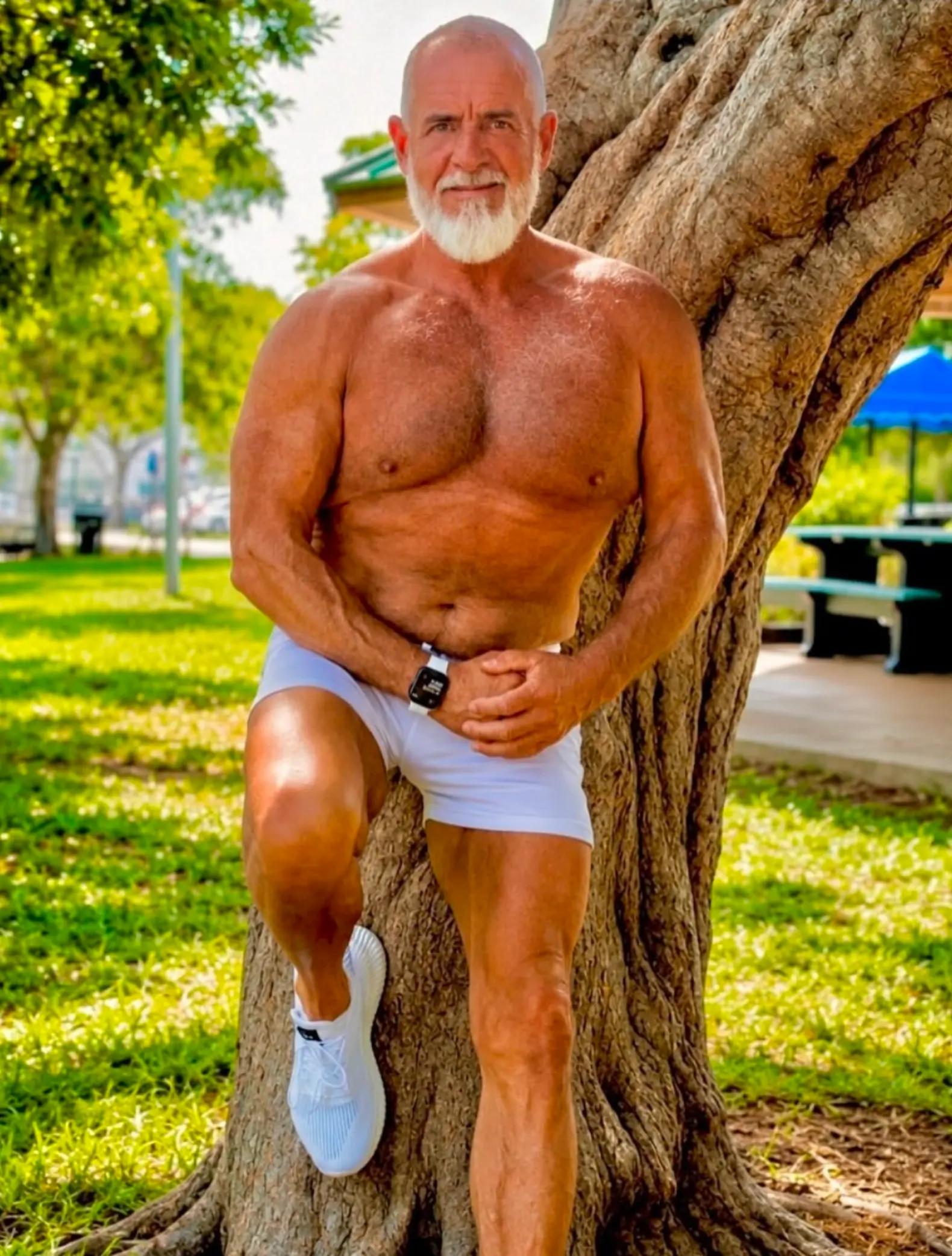 @muscledaddies