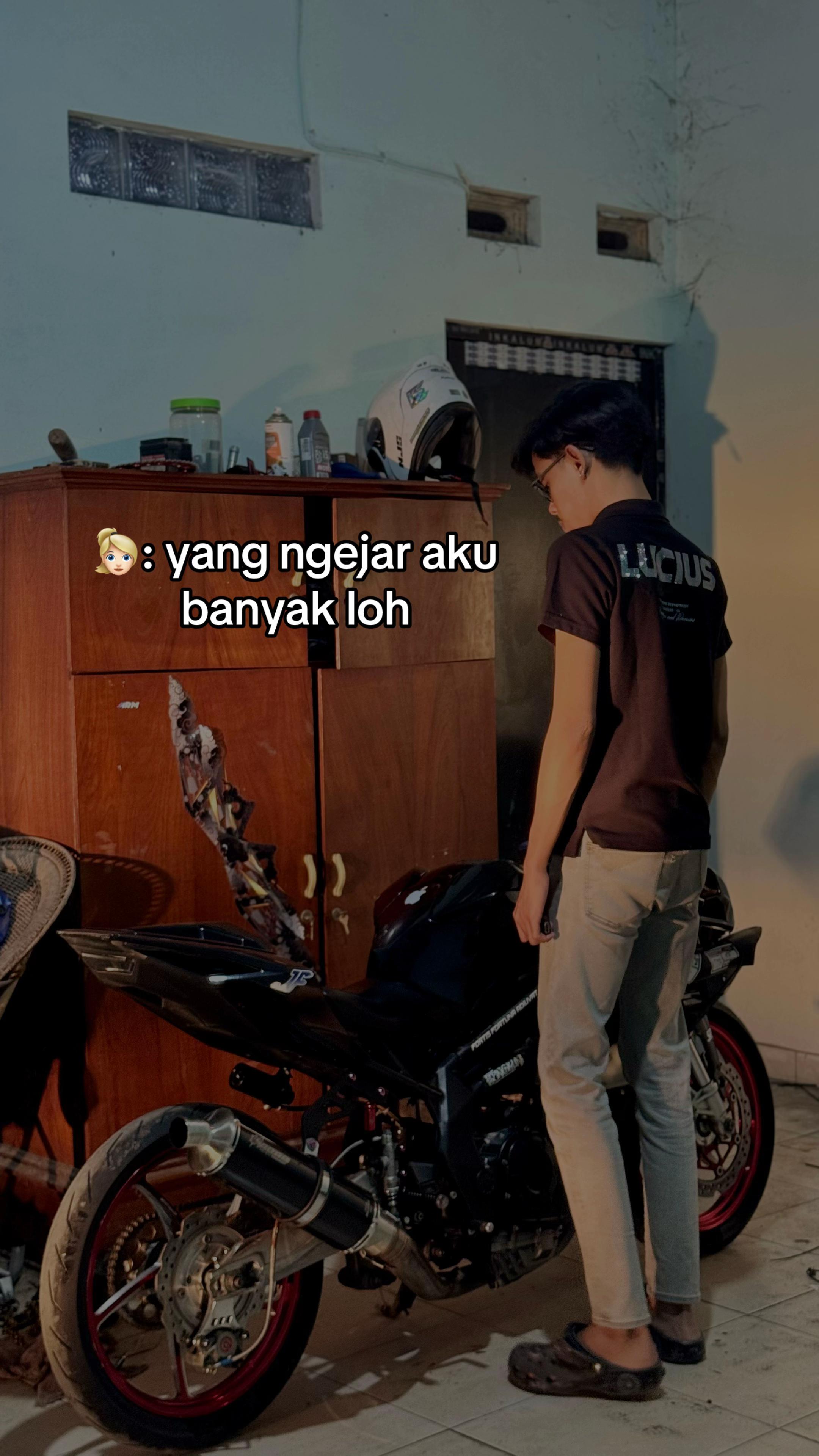 @𝐹 ✮