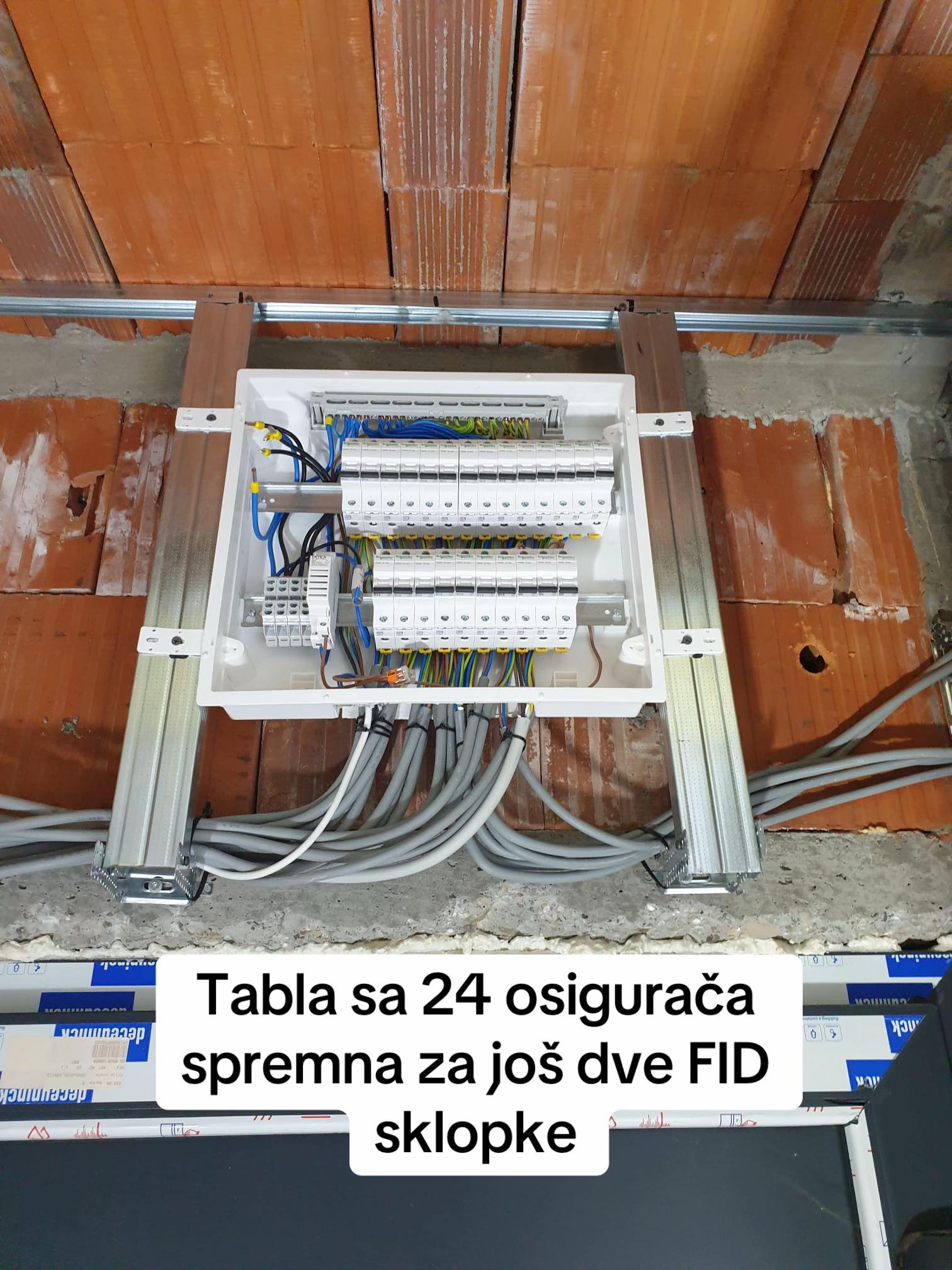 @Maksim Električar