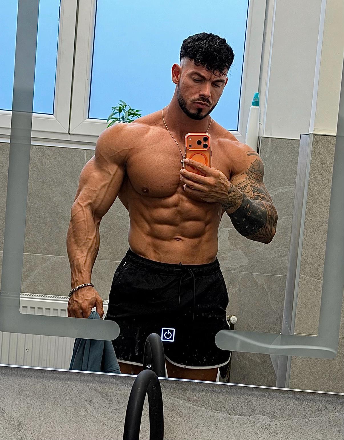 @Georgearvat_