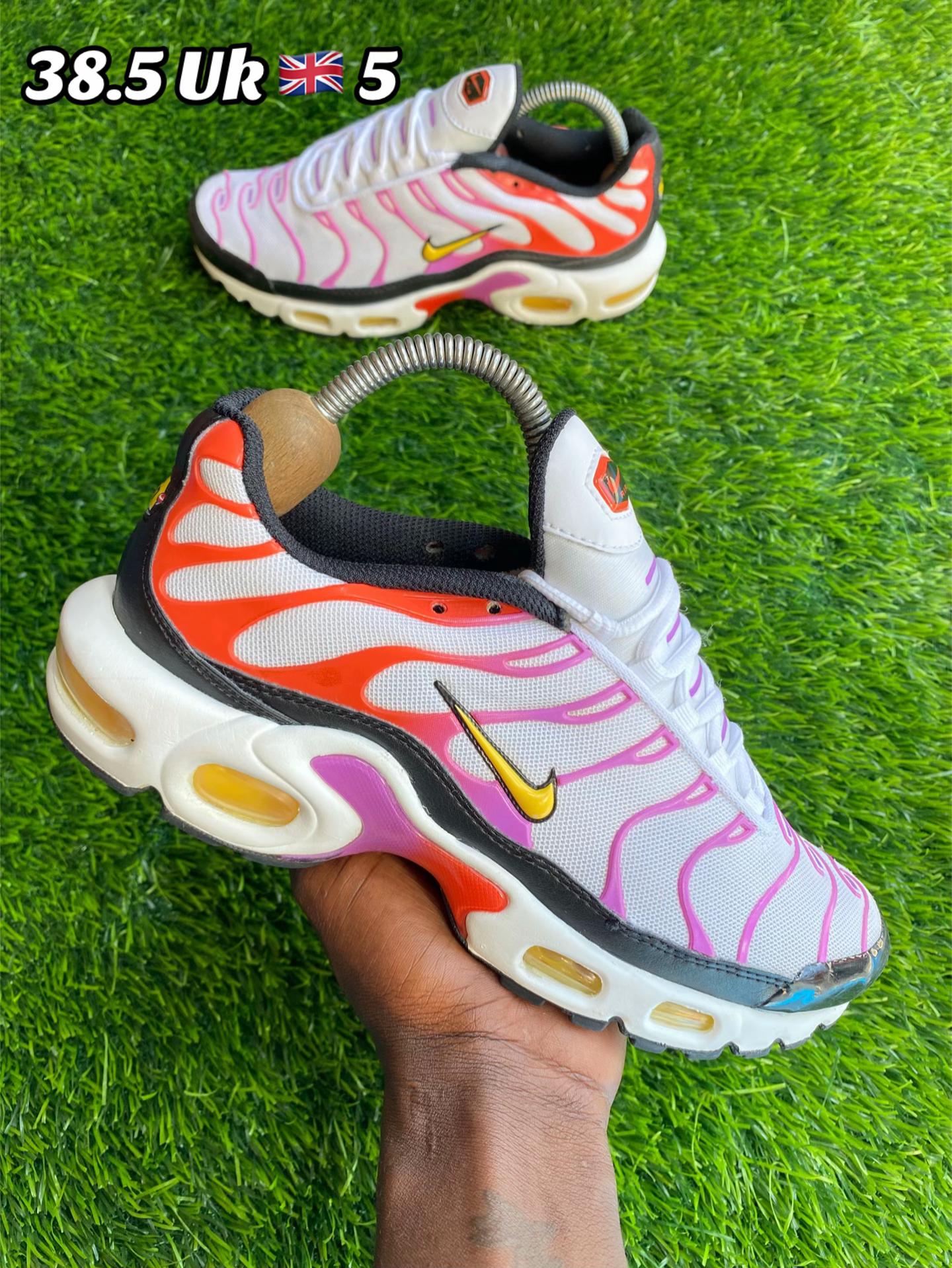 @SM CLOSET👣👻