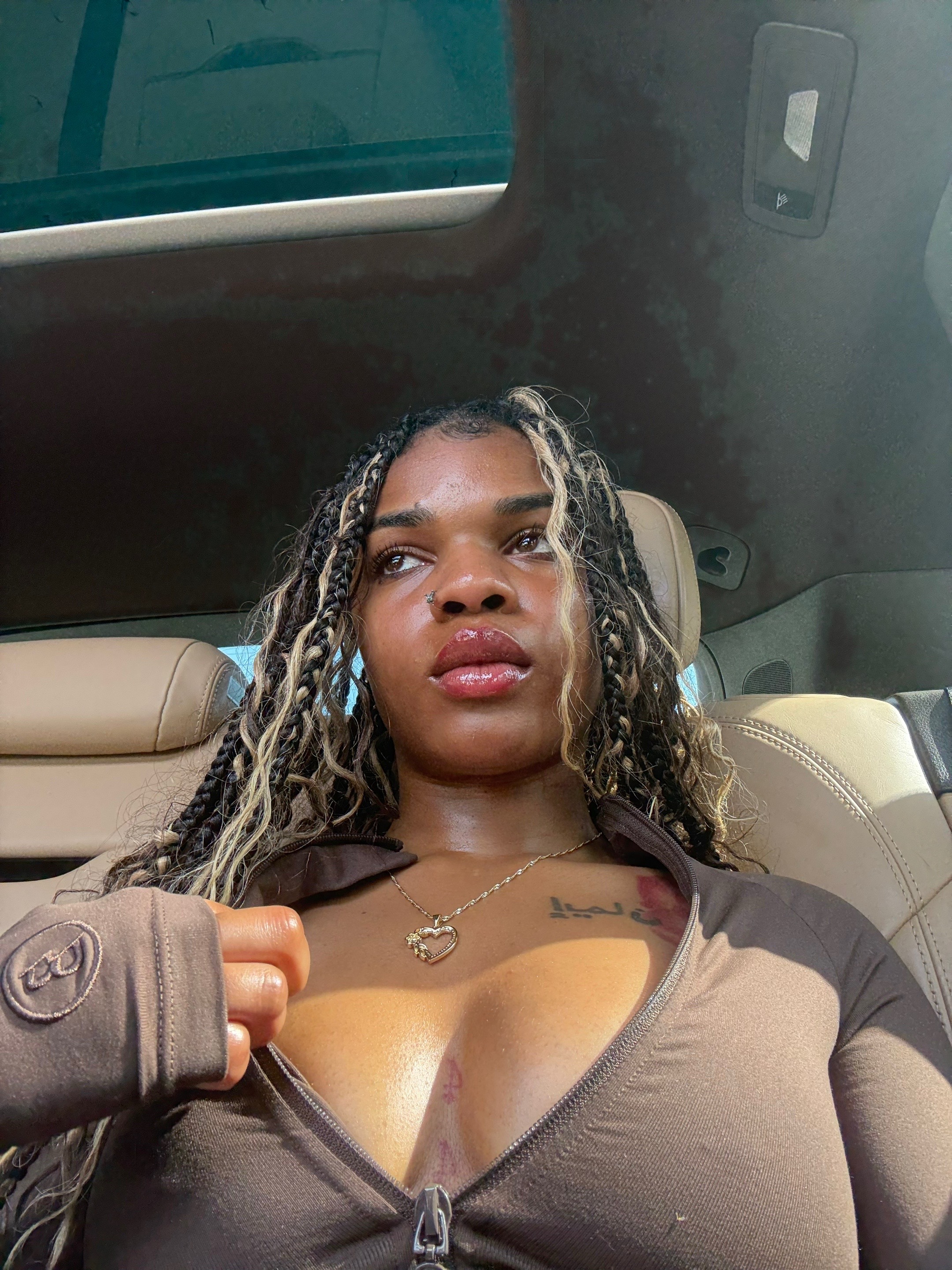 @TWITCH: Aaverie iman🕸️