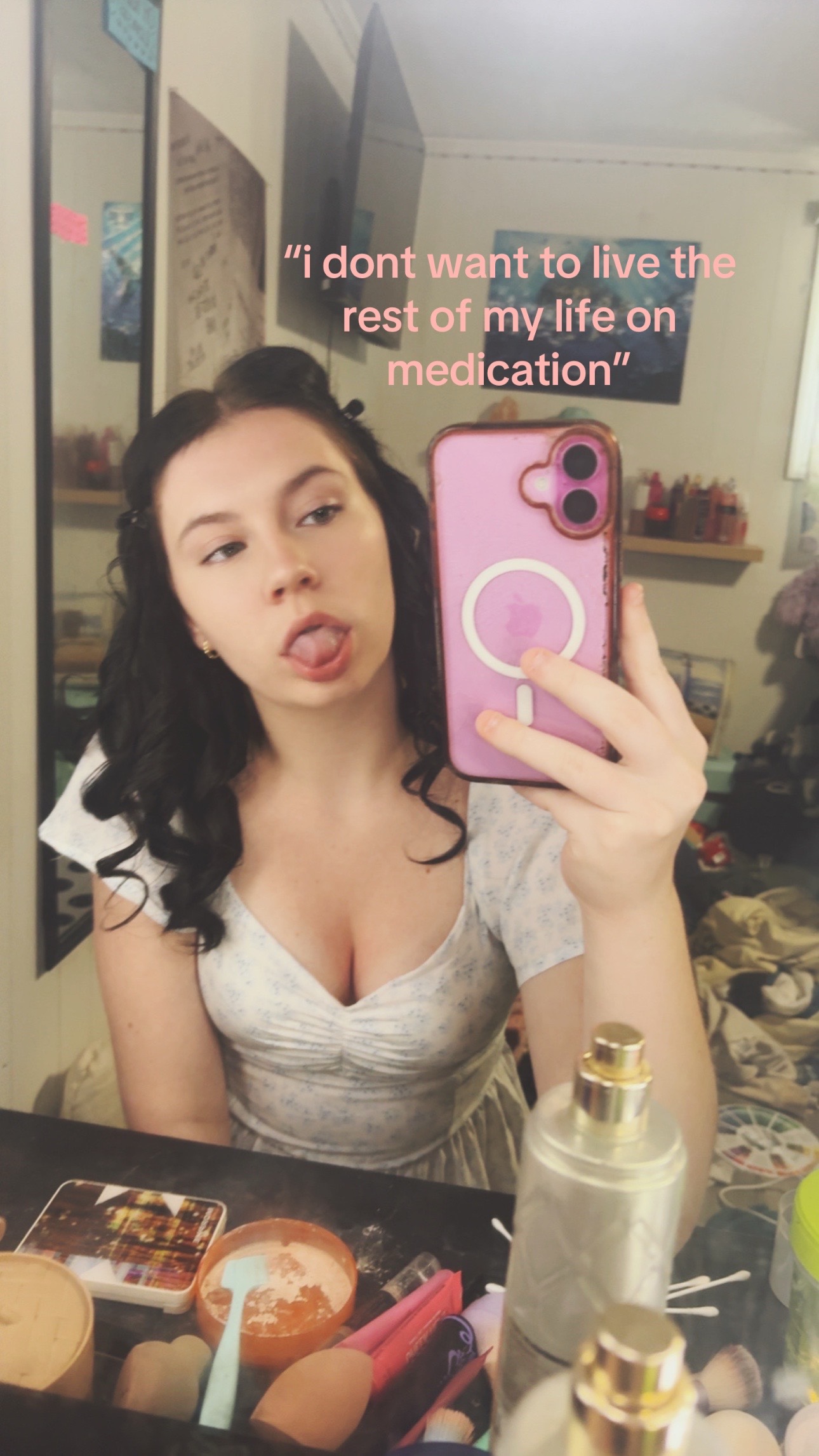 @😐