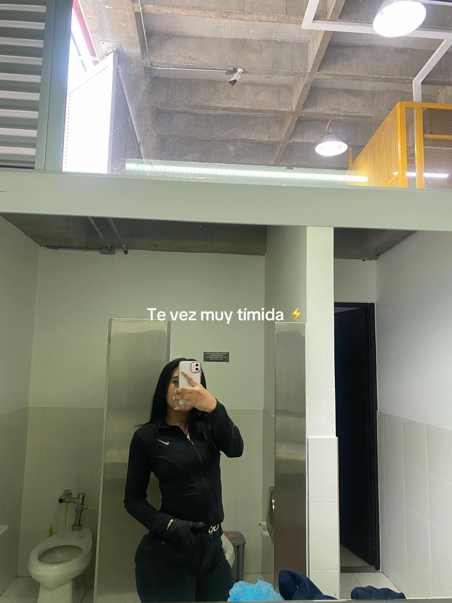 @👩🏻.