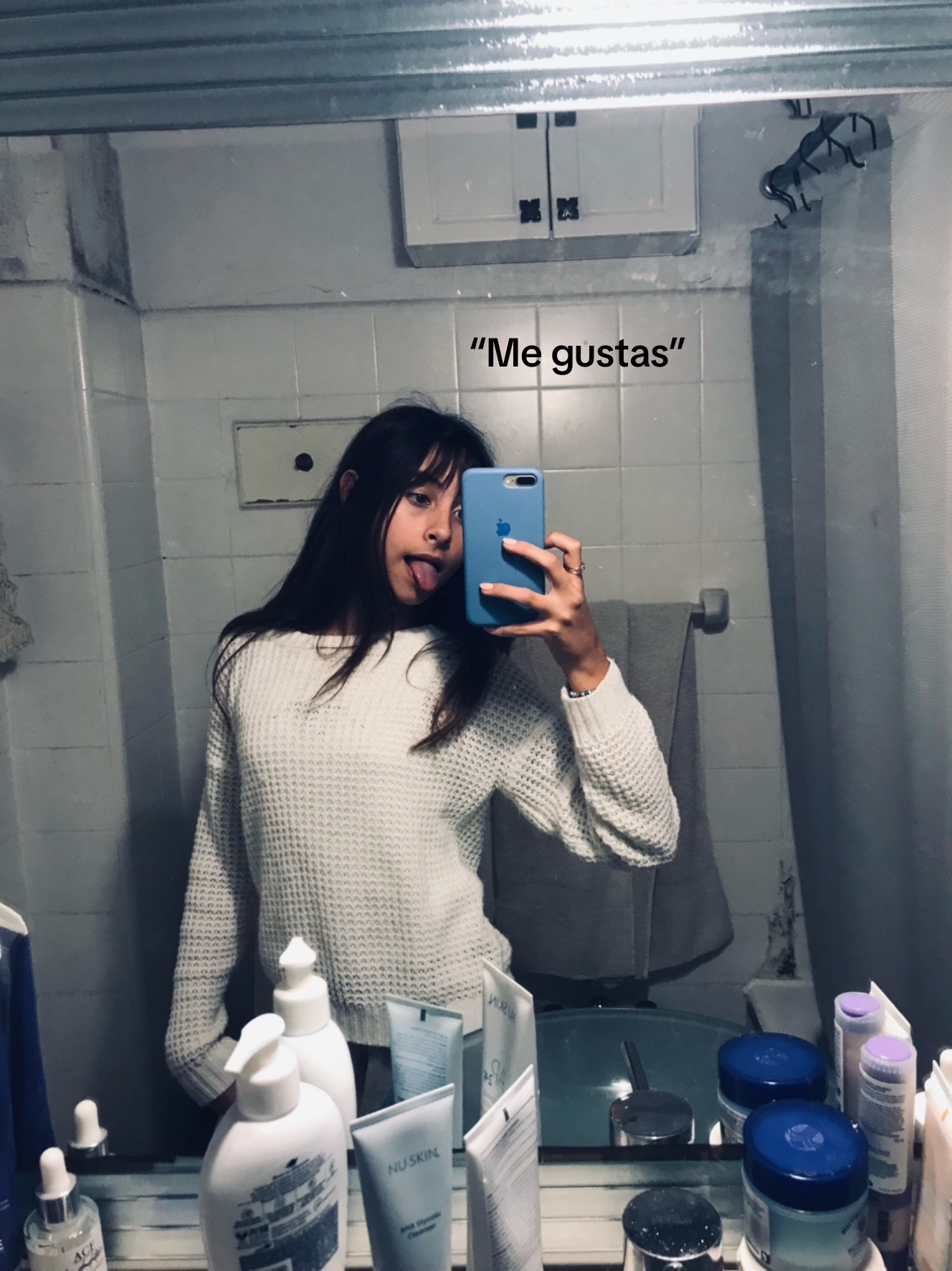 @Ximena González