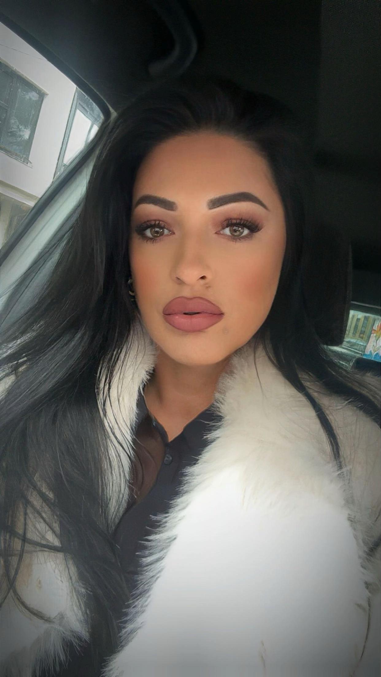 @adelinash1
