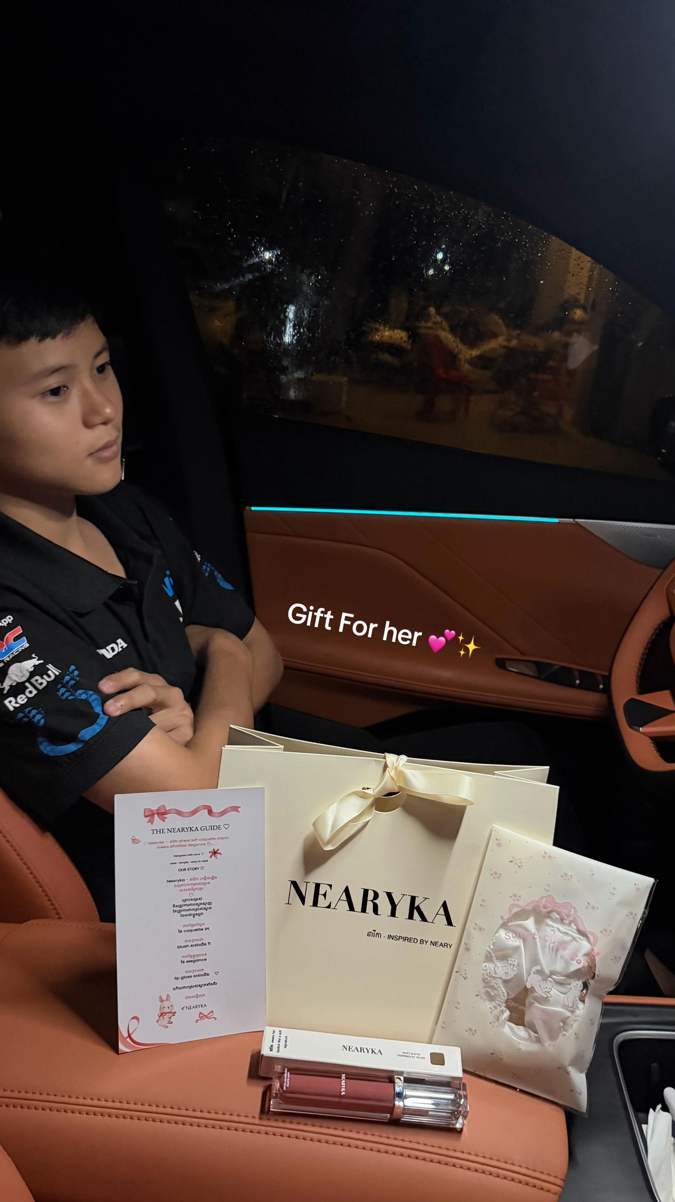 @Nearyka - នារីកា