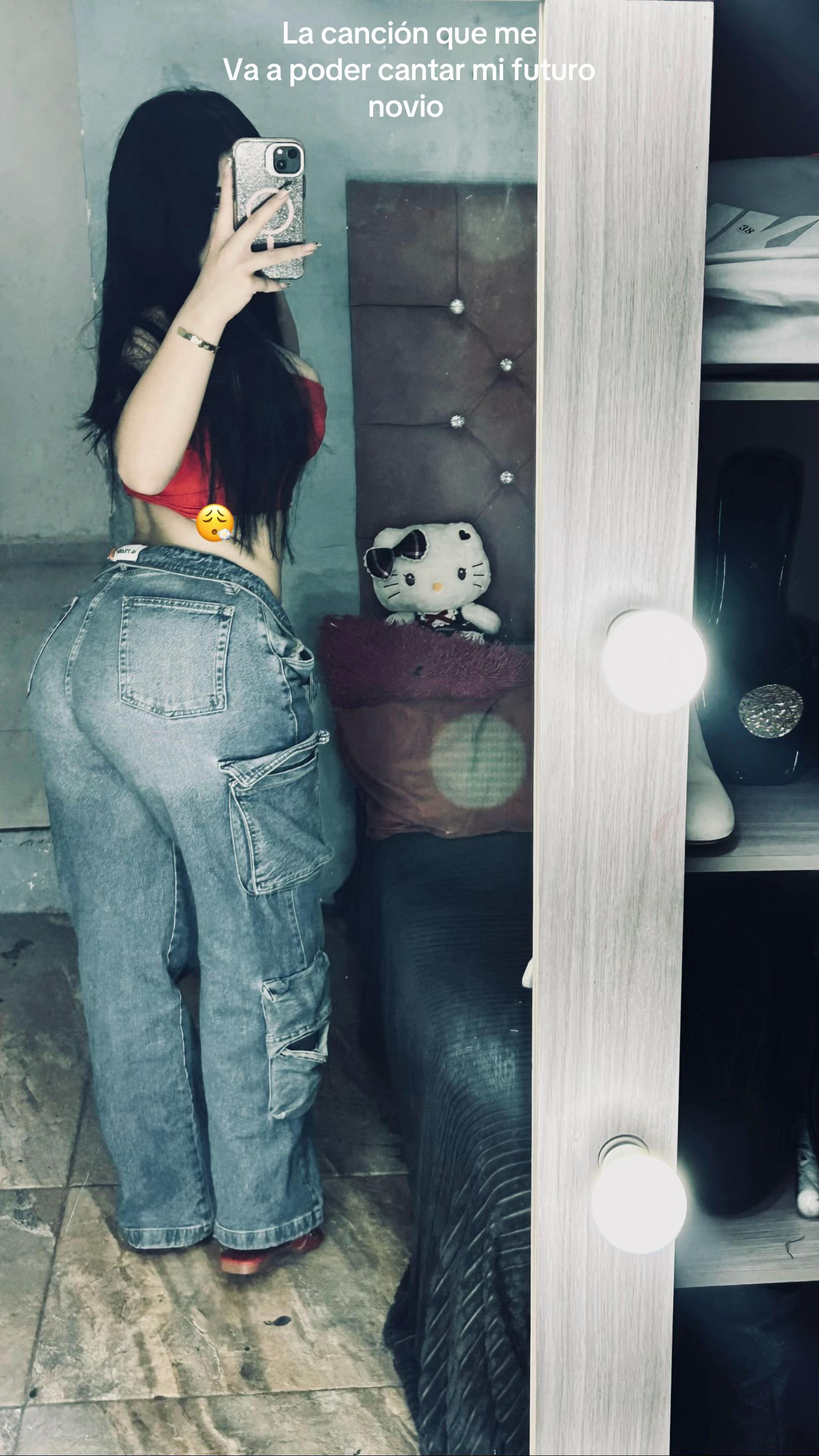 @Gómez
