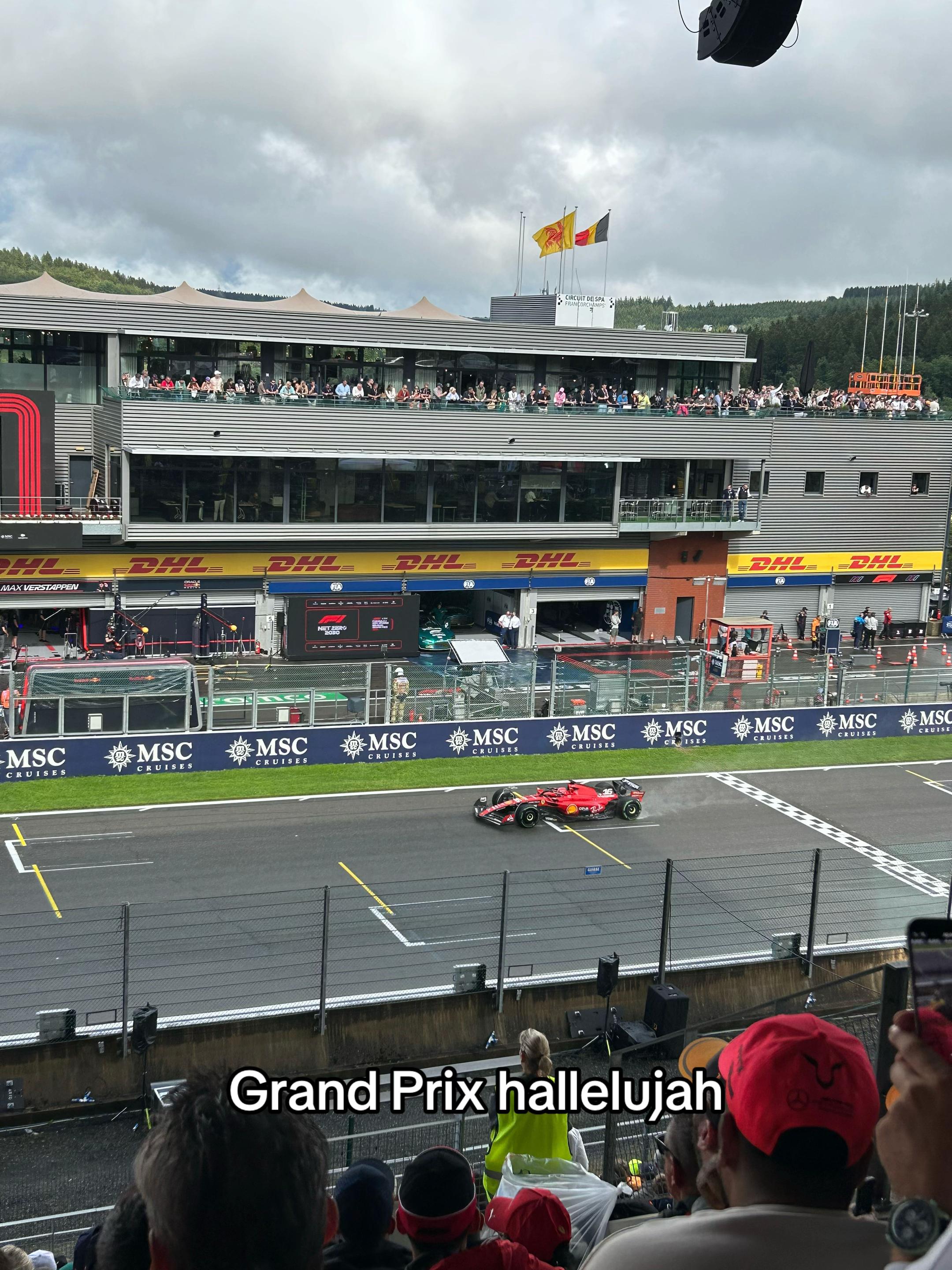 @Elineee 🏎️